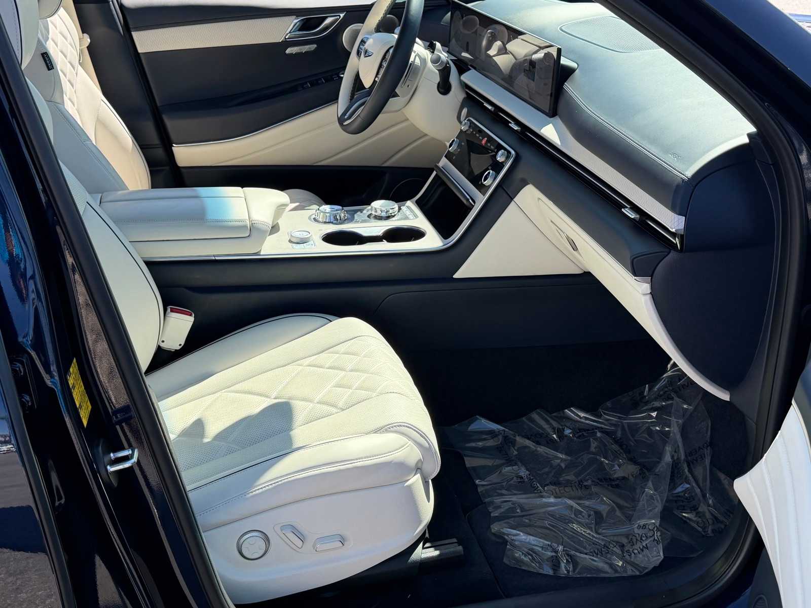 Thumbnail: 2025 Genesis GV80 - 31