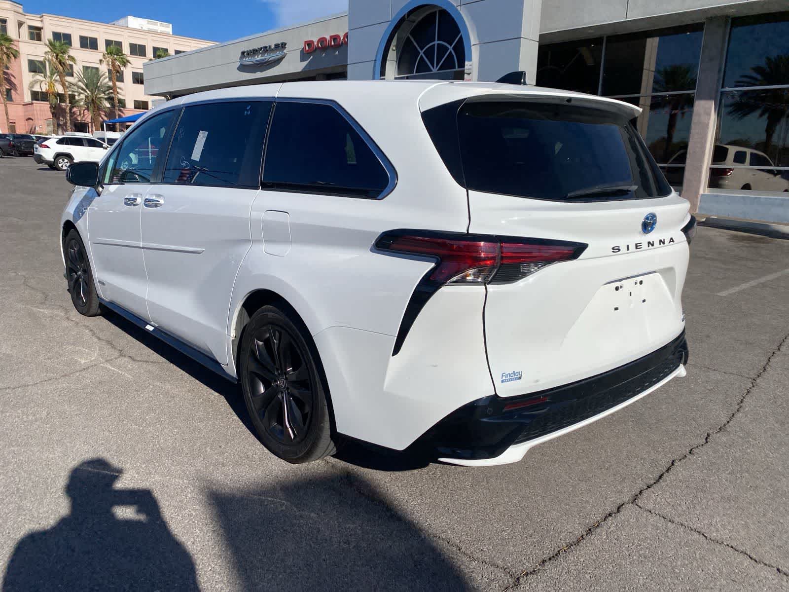Thumbnail: 2021 Toyota Sienna - 8