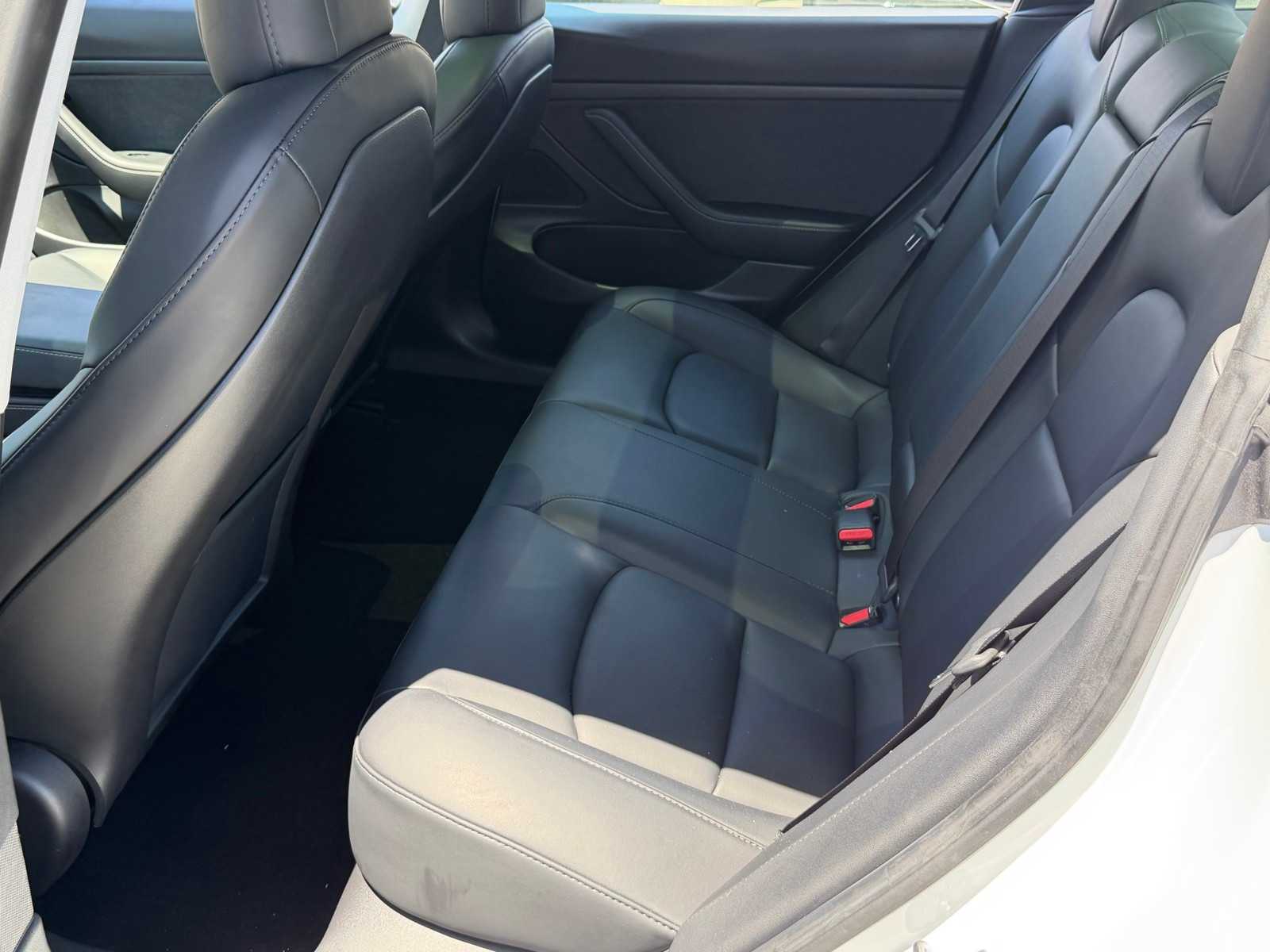 Thumbnail: 2021 Tesla Model 3 - 24