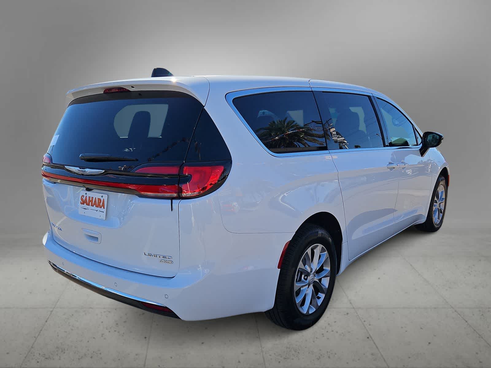 Thumbnail: 2026 Chrysler Pacifica - 8