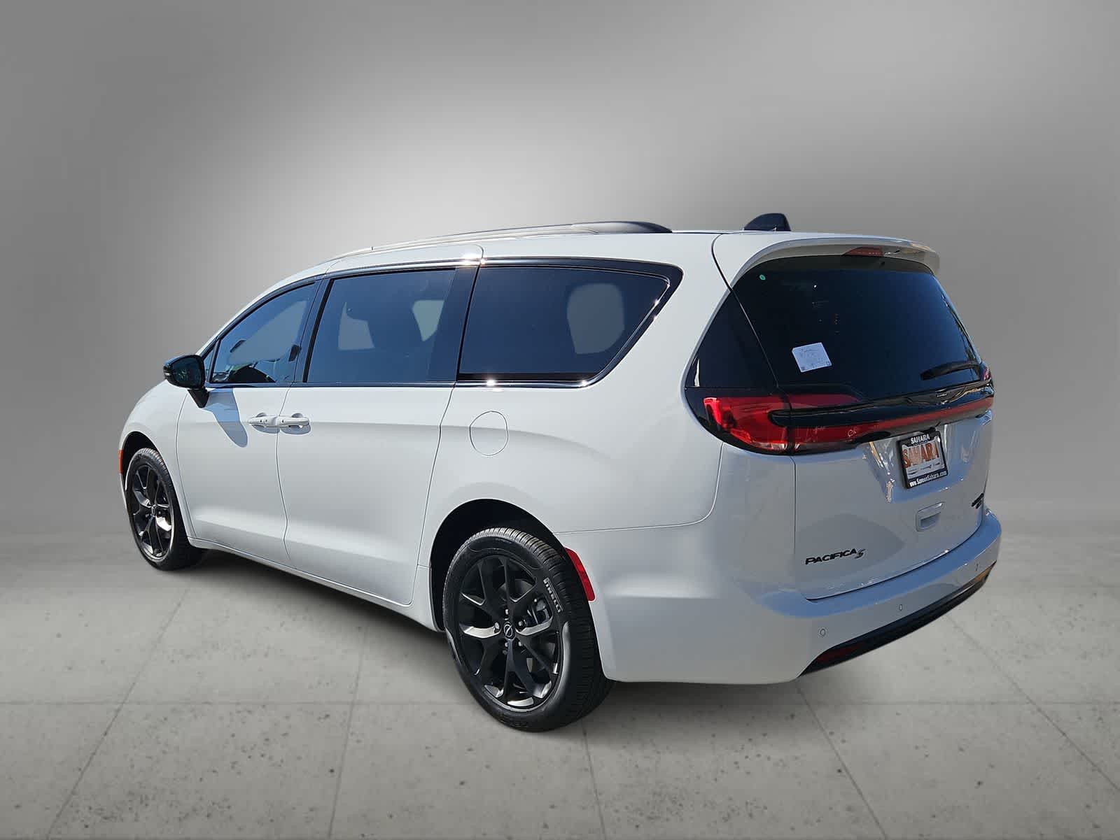 Thumbnail: 2026 Chrysler Pacifica - 6