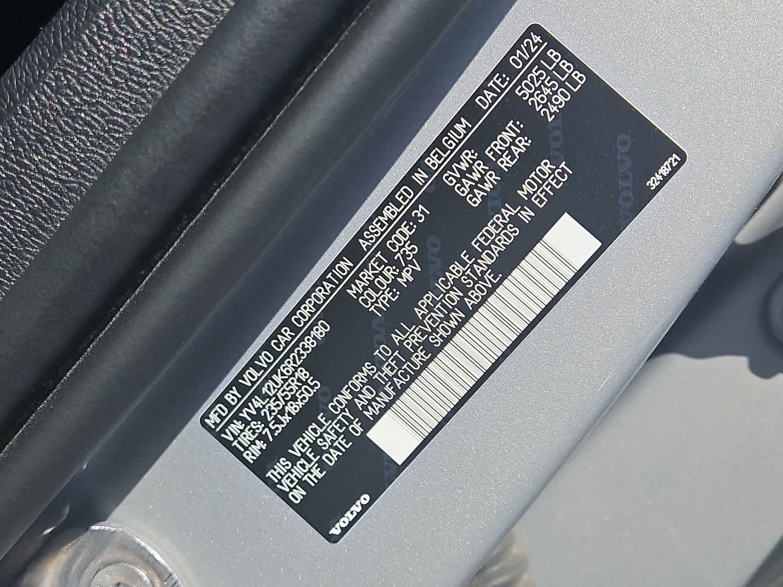 Thumbnail: 2024 Volvo XC40 - 34