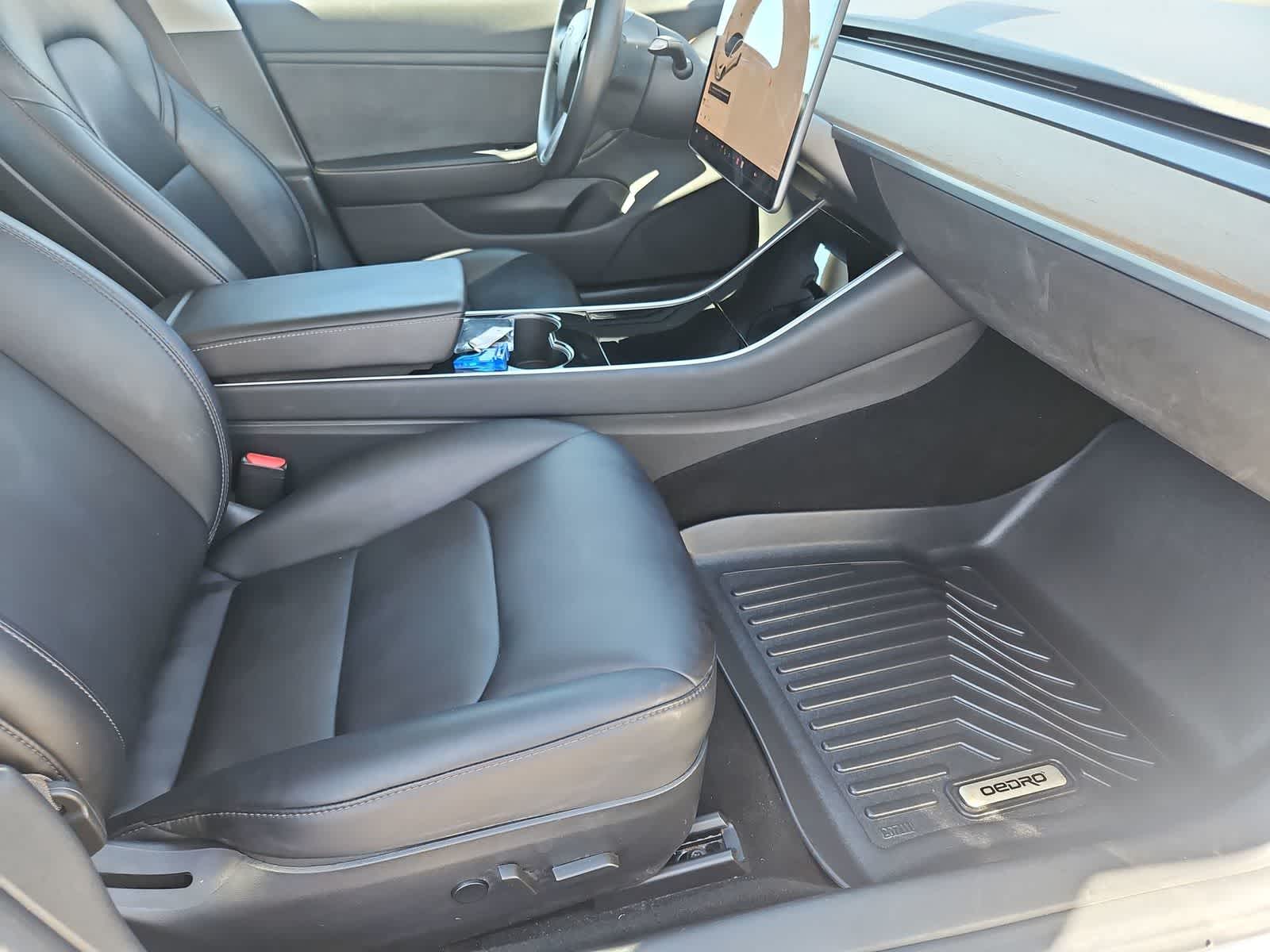 Thumbnail: 2018 Tesla Model 3 - 21