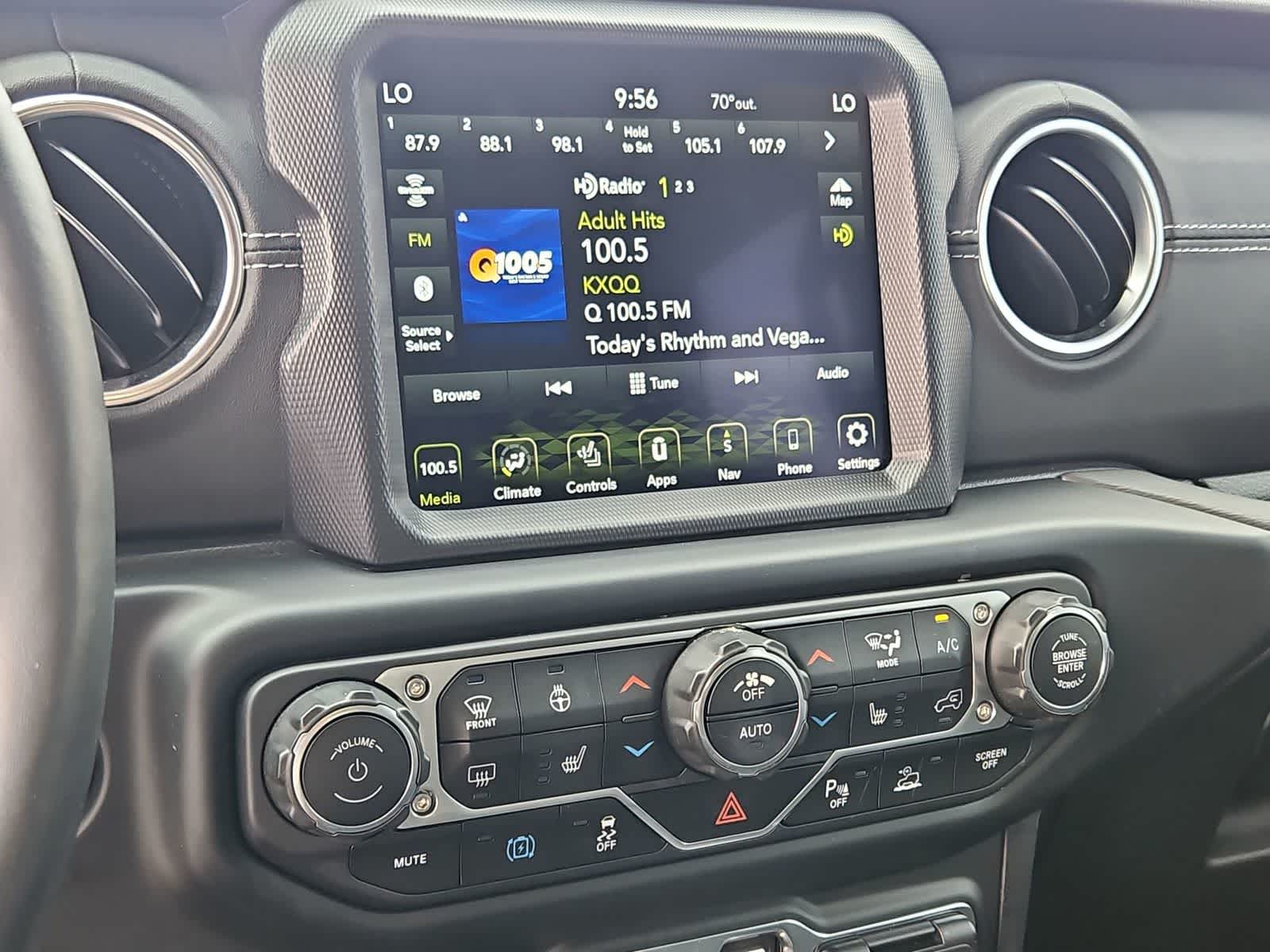 Thumbnail: 2023 Jeep Wrangler - 27