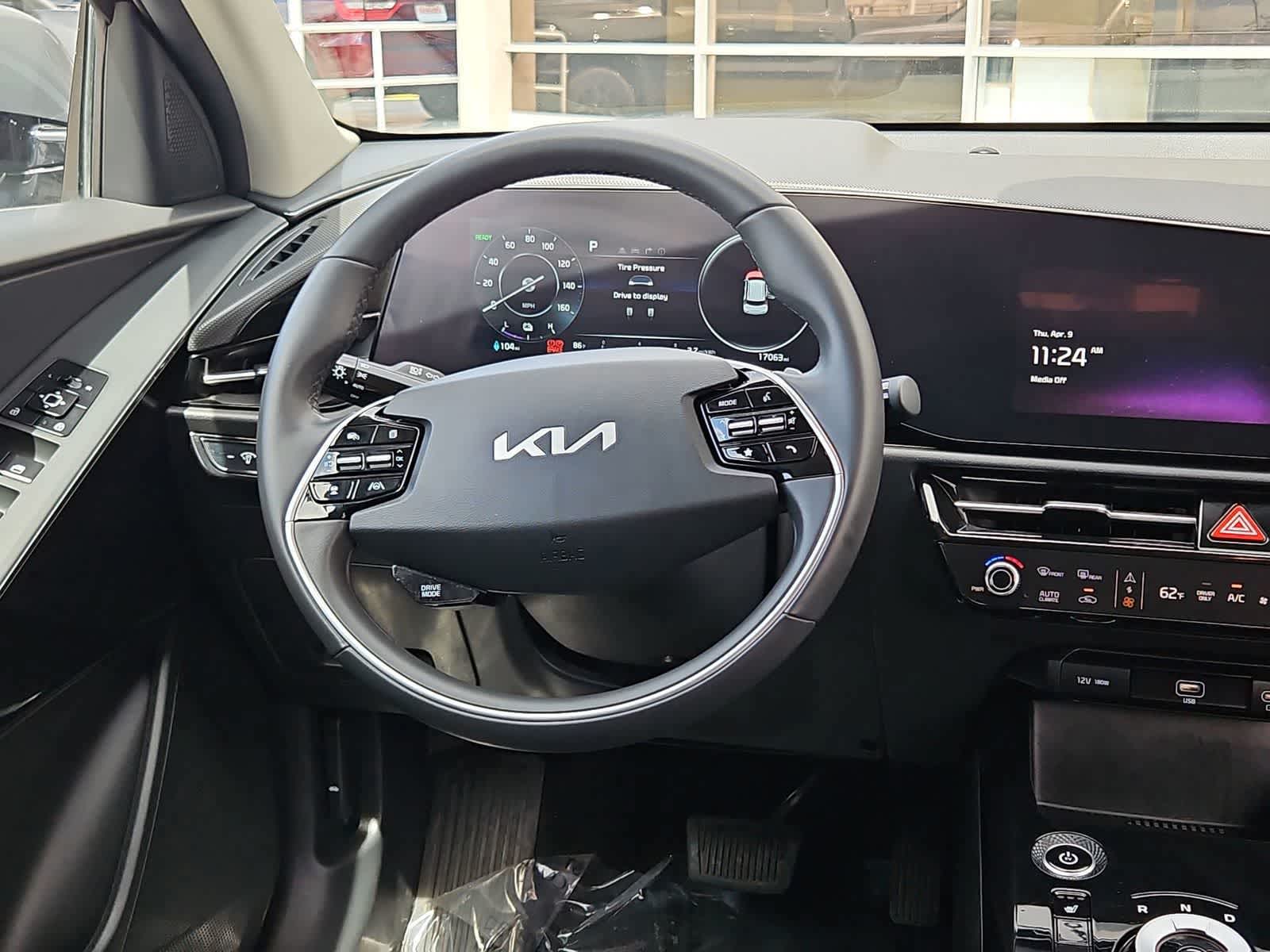 Thumbnail: 2024 Kia Niro - 26