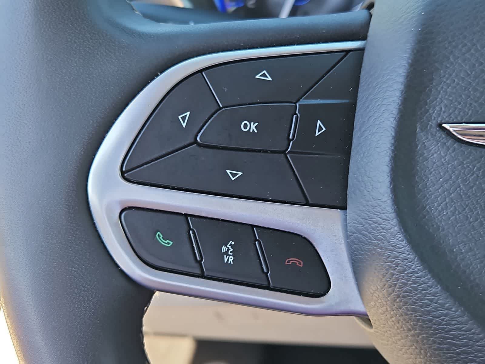 Thumbnail: 2022 Chrysler Pacifica - 28