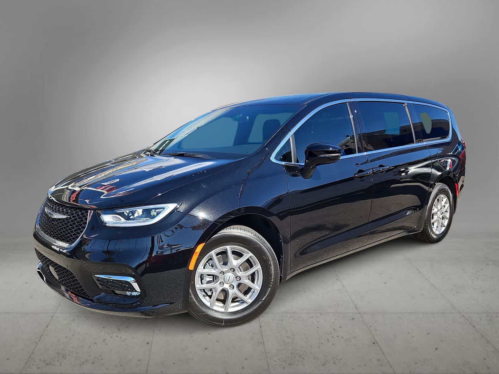 Thumbnail: 2026 Chrysler Pacifica - 1