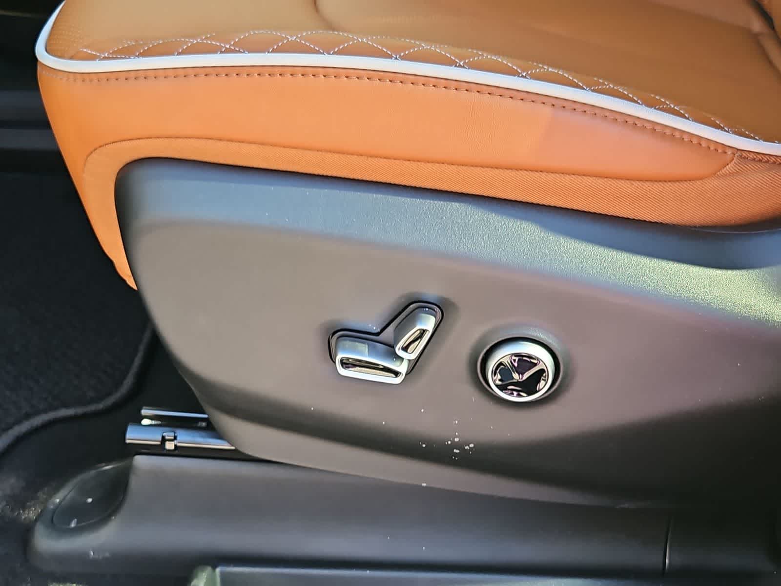 Thumbnail: 2026 Chrysler Pacifica - 17