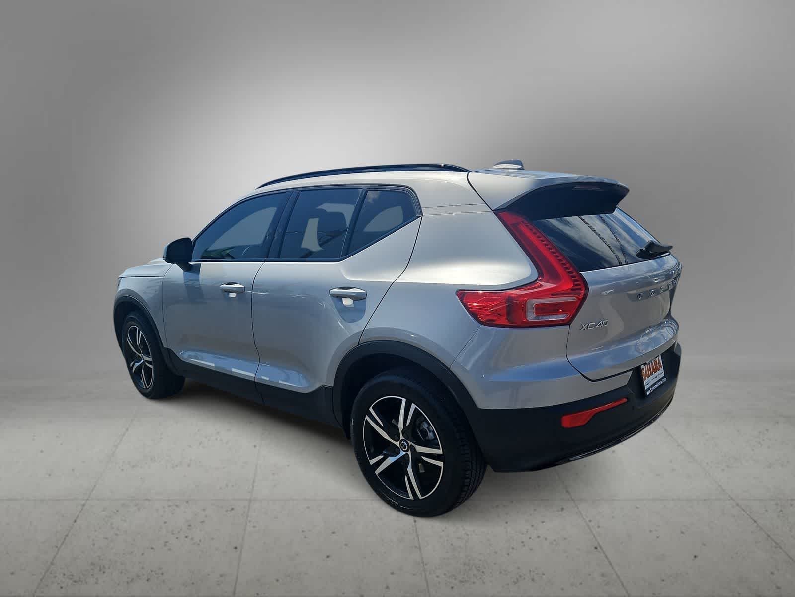 Thumbnail: 2024 Volvo XC40 - 7