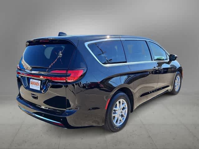 Thumbnail: 2026 Chrysler Pacifica - 8