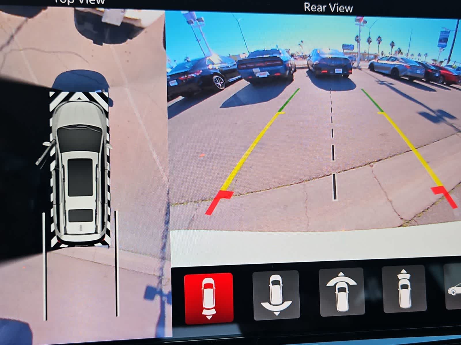 Thumbnail: 2022 Chrysler Pacifica - 31