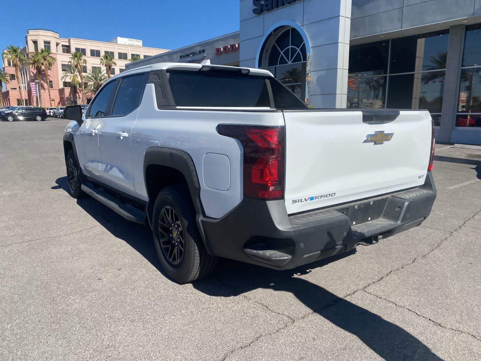 Thumbnail: 2024 Chevrolet Silverado EV - 8