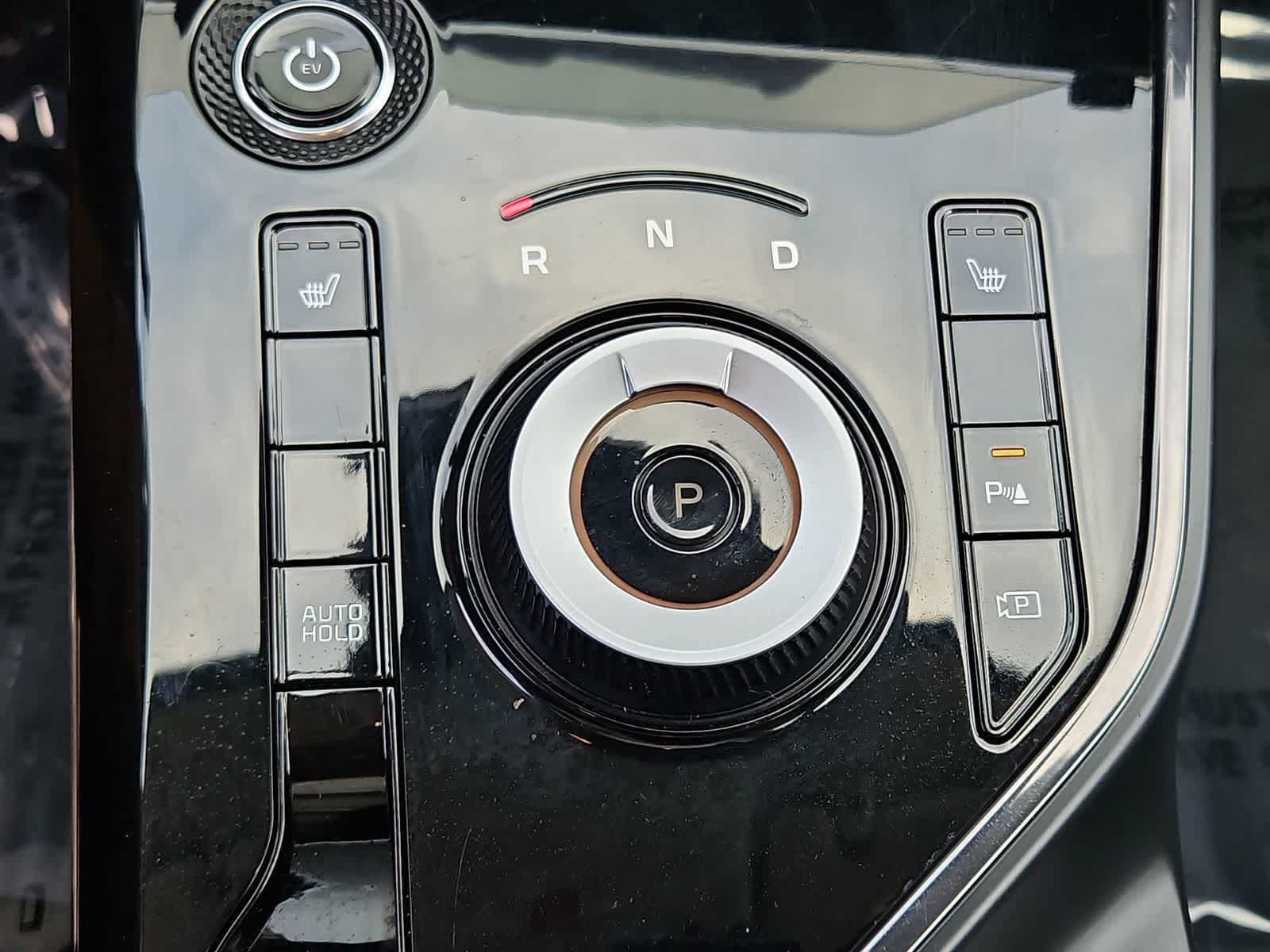 Thumbnail: 2024 Kia Niro - 35