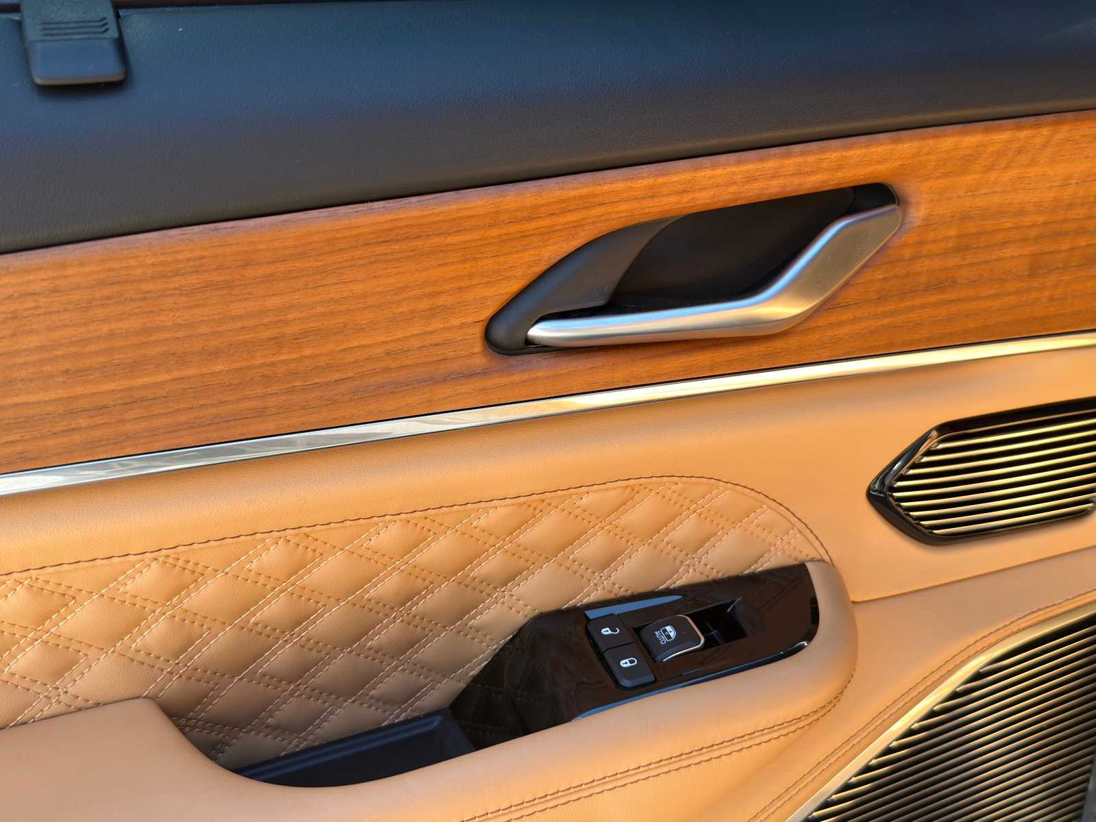 Thumbnail: 2024 Jeep Grand Cherokee L - 23