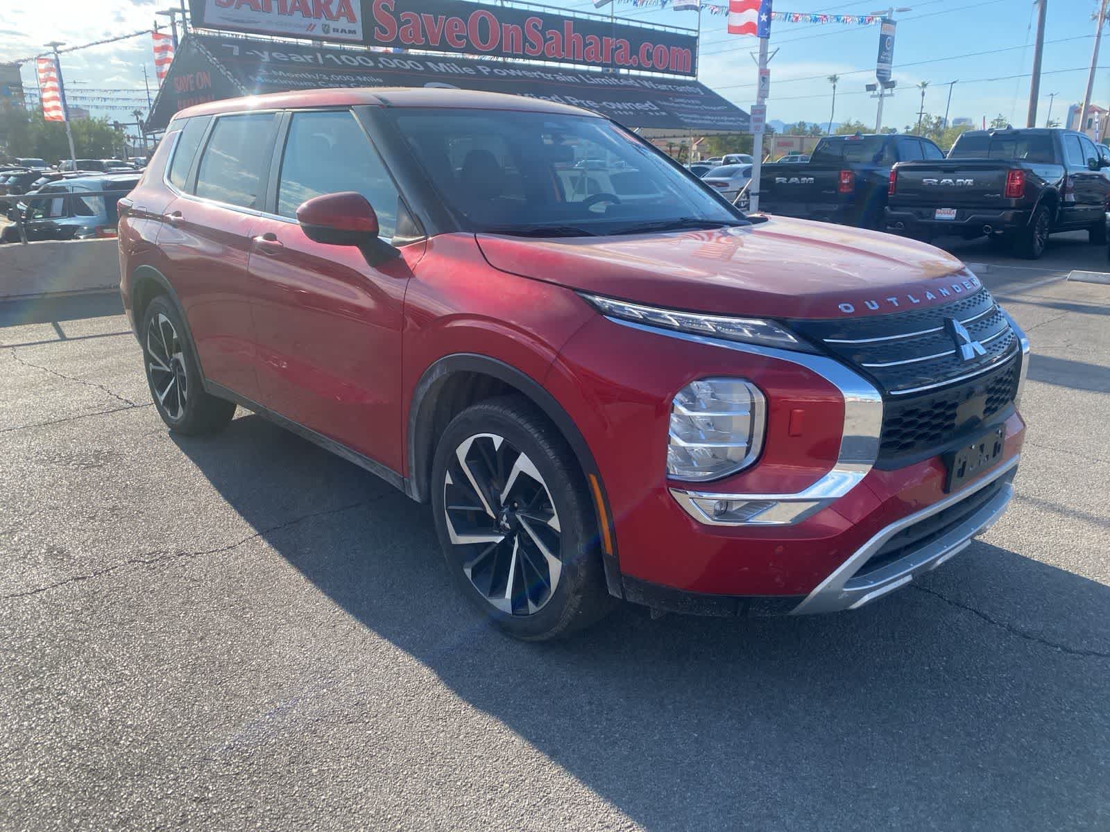 Thumbnail: 2024 Mitsubishi Outlander - 3