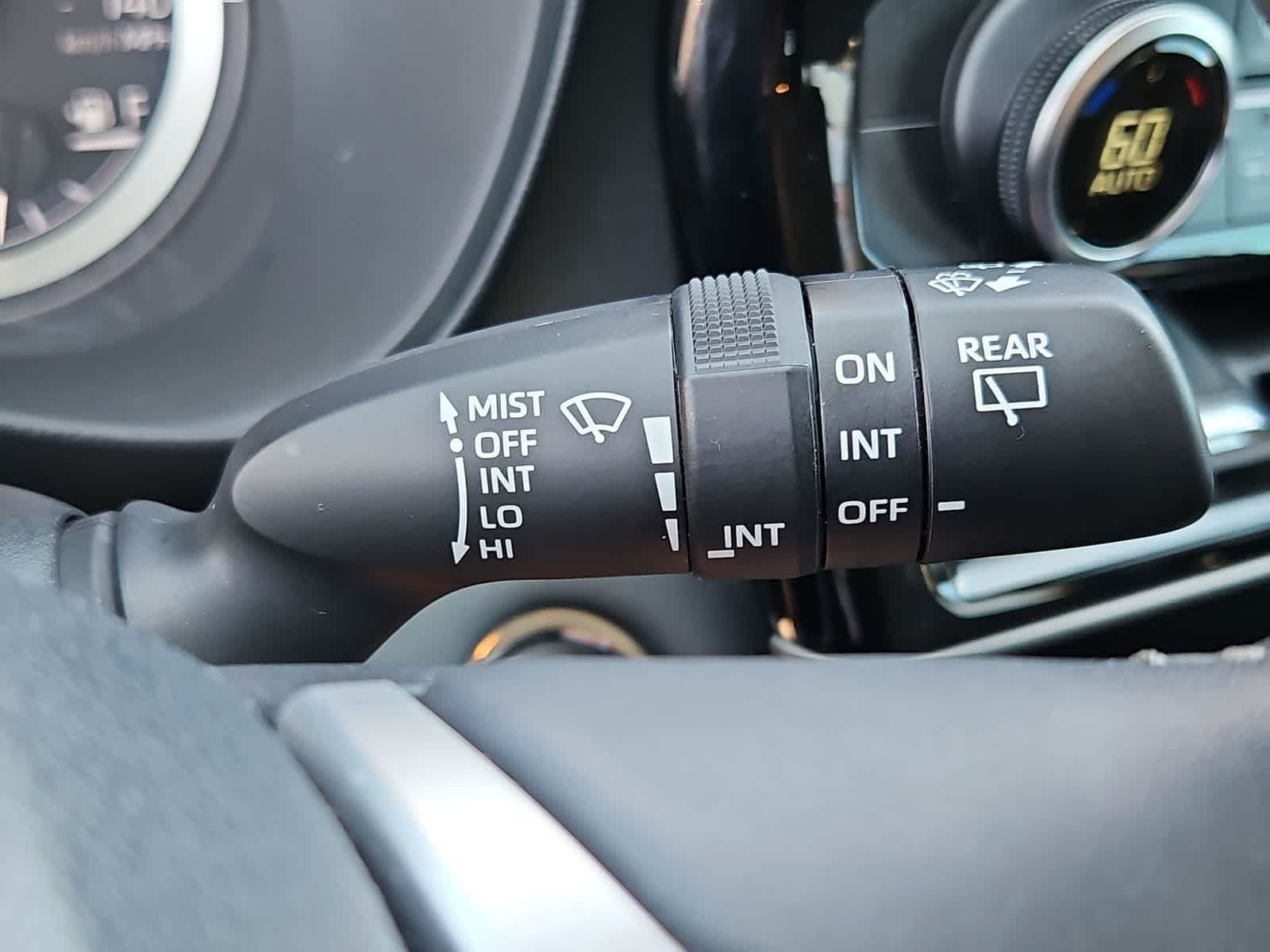 Thumbnail: 2023 Toyota Highlander - 25