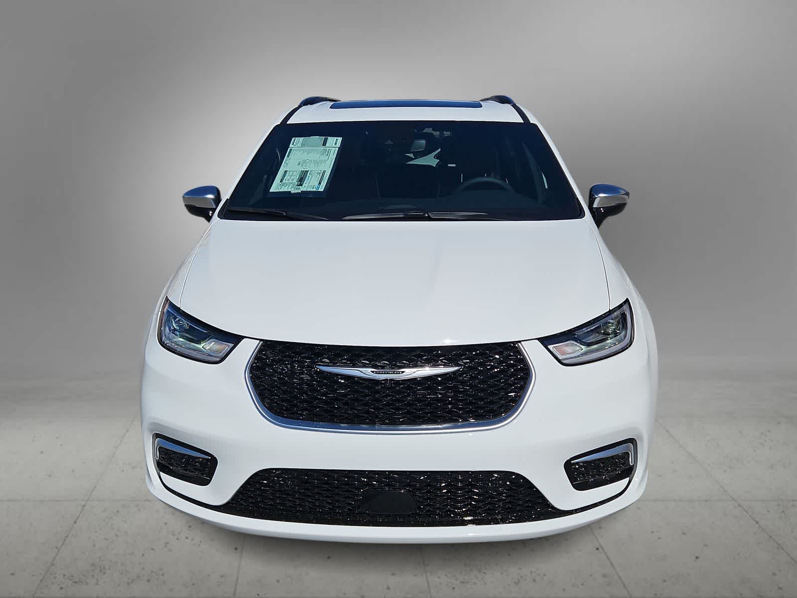 Thumbnail: 2026 Chrysler Pacifica - 3