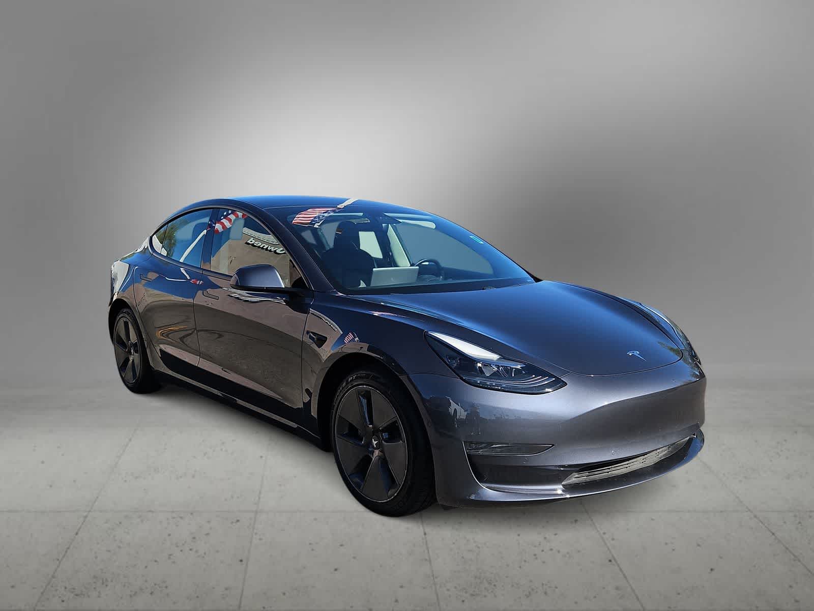 2021 Tesla Model 3 Standard Range Plus photo 2
