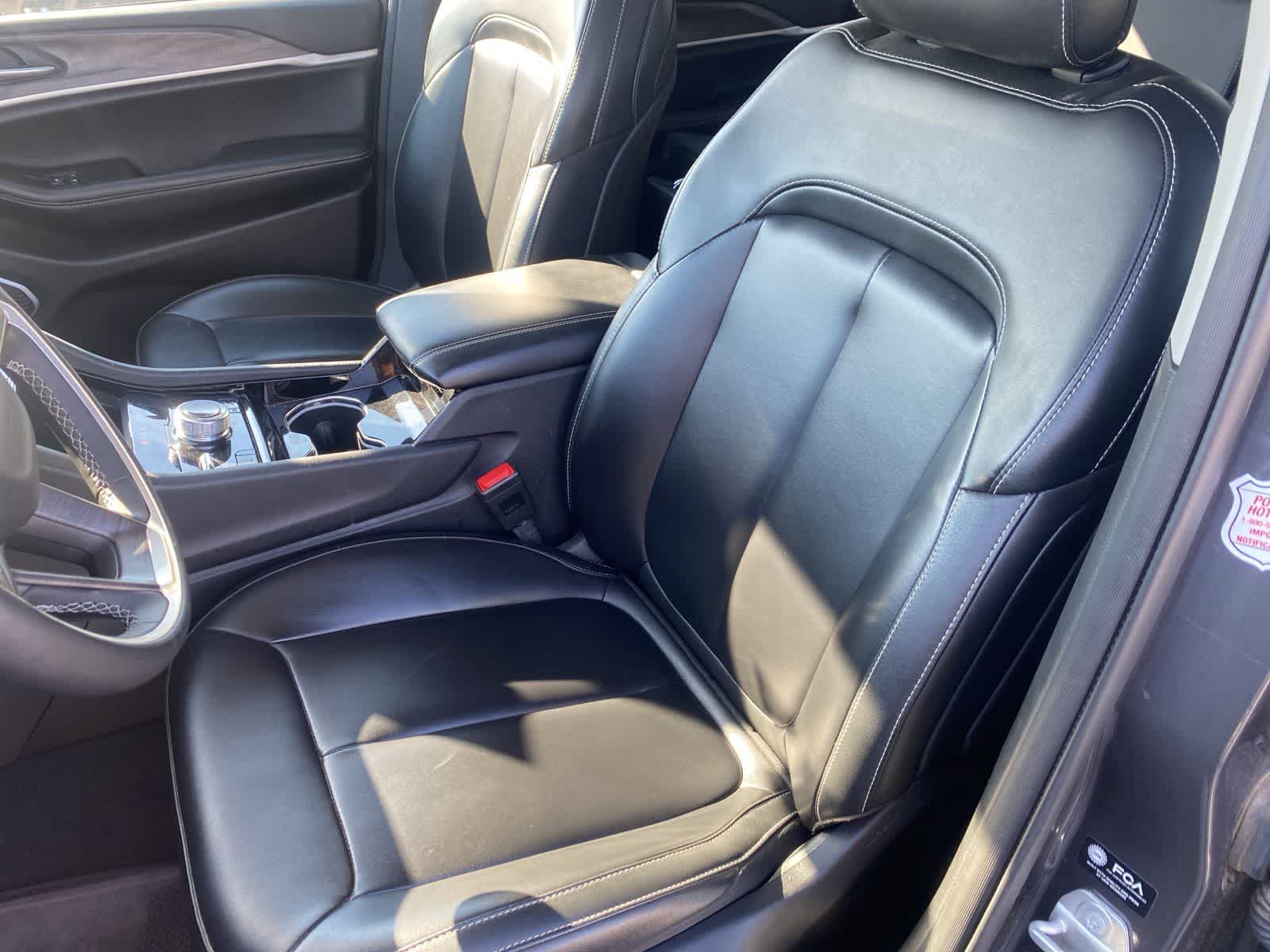 Thumbnail: 2023 Jeep Grand Cherokee - 11