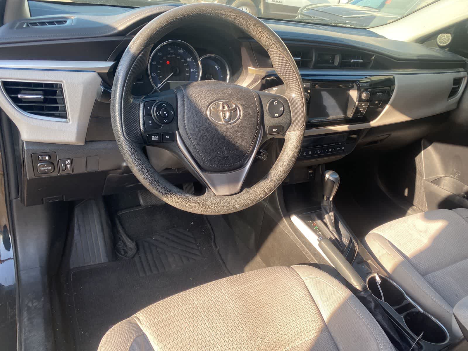 Thumbnail: 2014 Toyota Corolla - 10