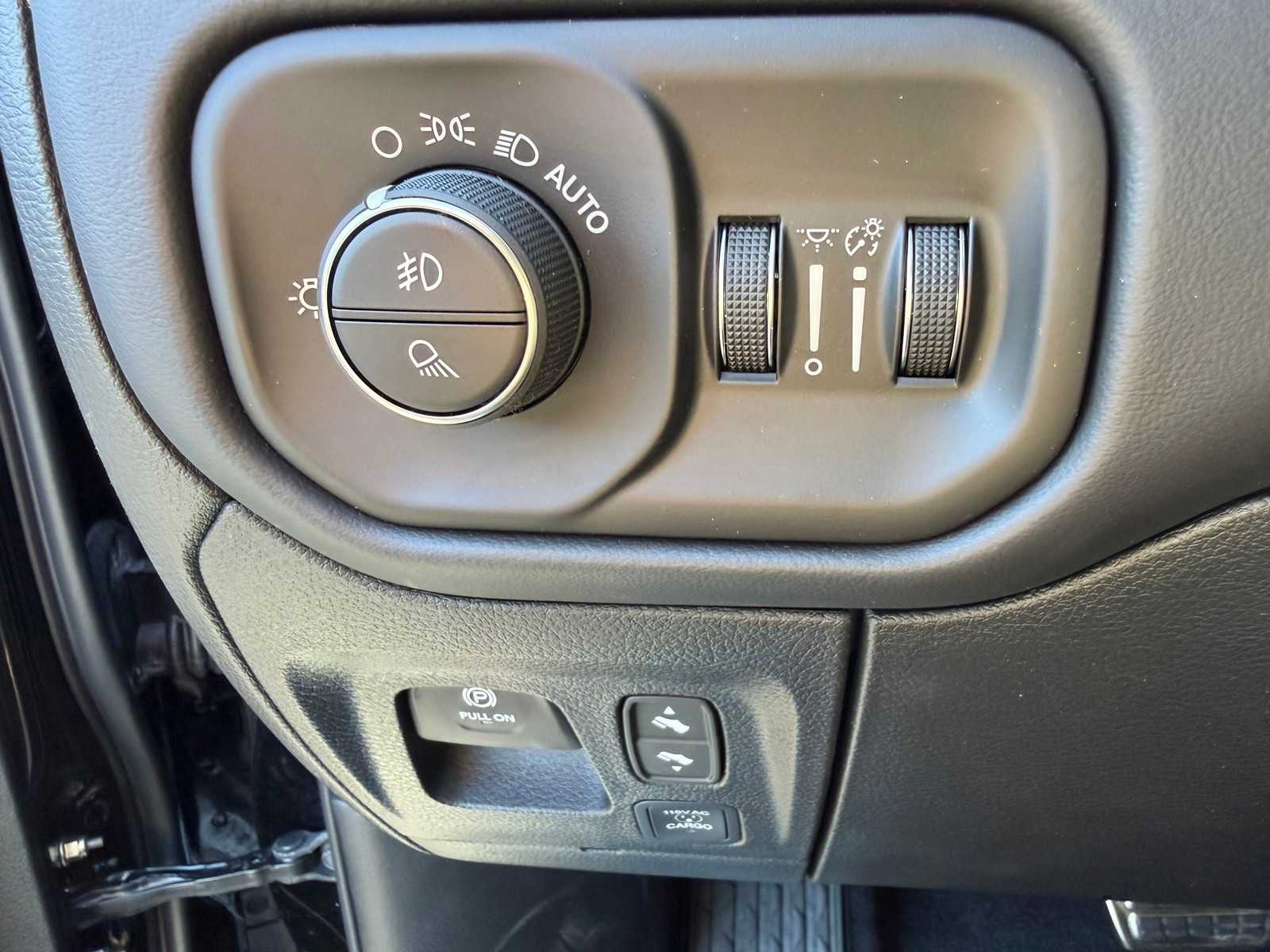 Thumbnail: 2026 RAM 1500 - 31