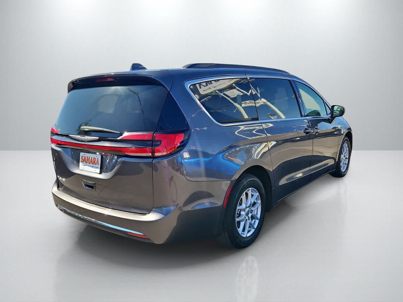 Thumbnail: 2022 Chrysler Pacifica - 11