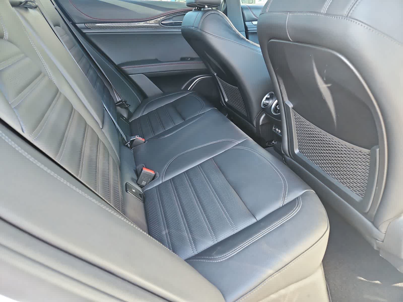 Thumbnail: 2023 Alfa Romeo Stelvio - 22