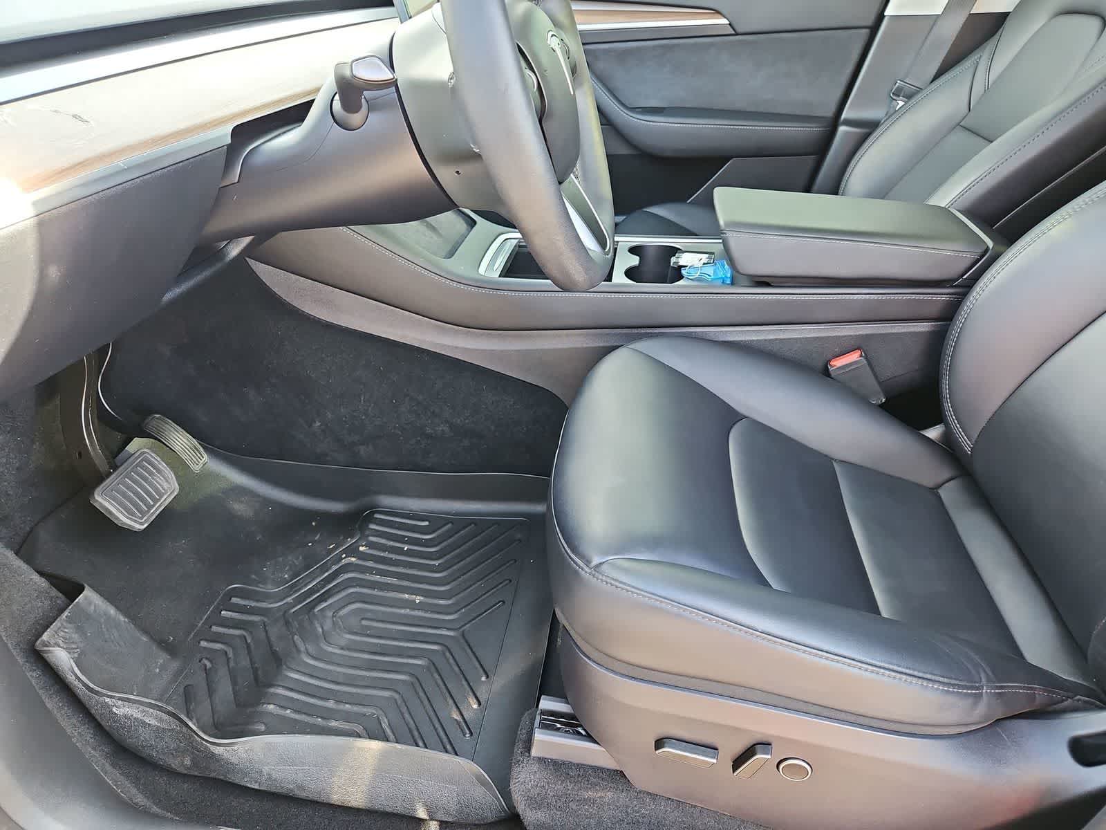 Thumbnail: 2025 Tesla Model Y - 15