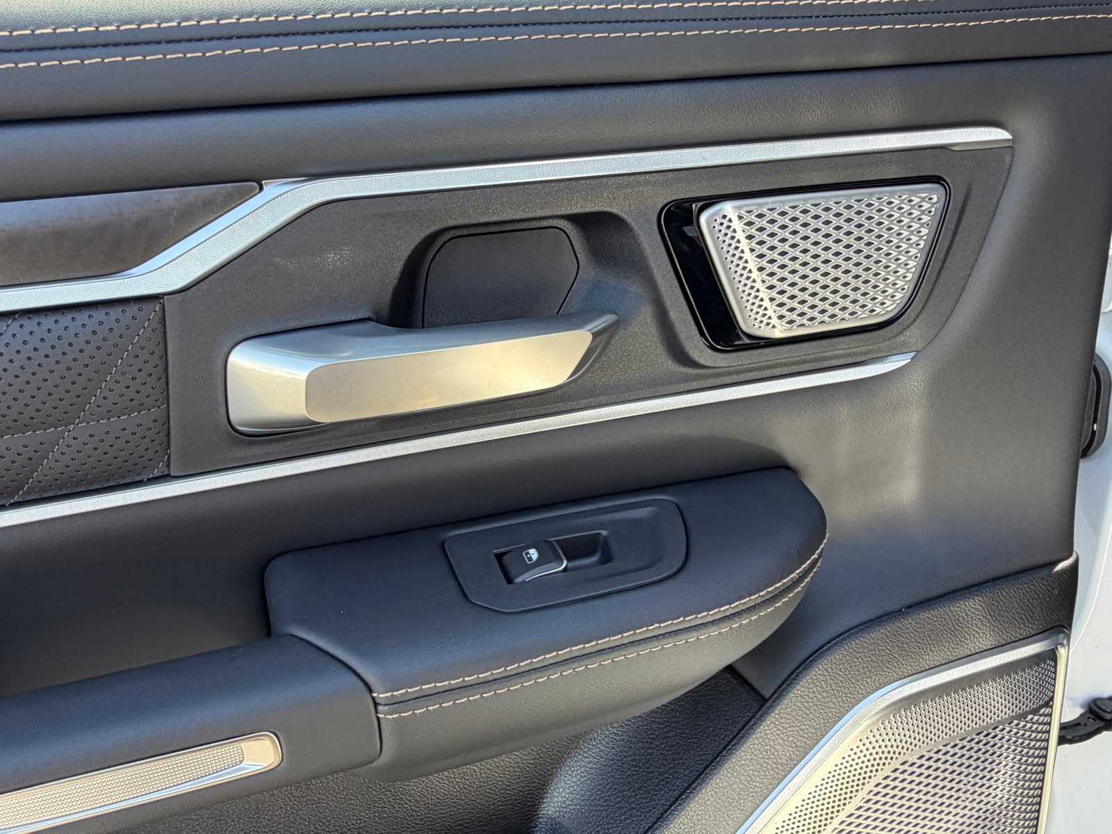 Thumbnail: 2026 RAM 1500 - 32