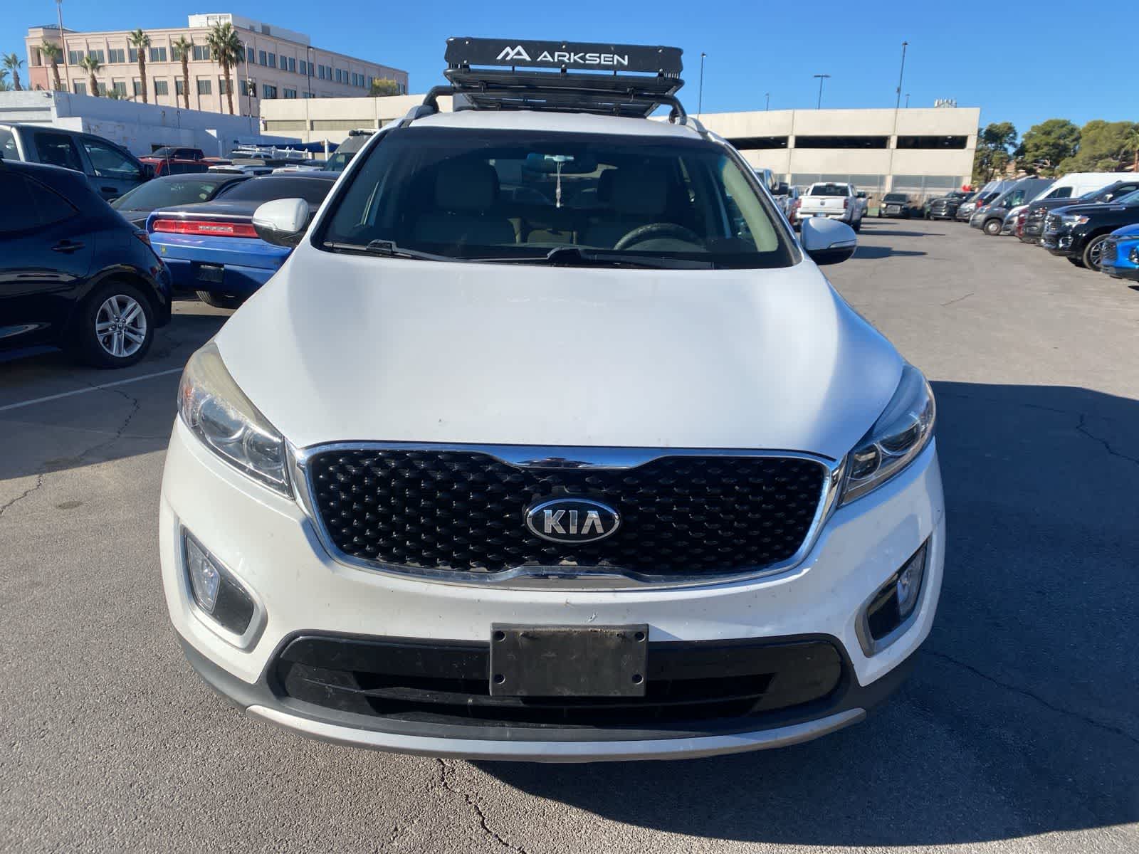 Thumbnail: 2017 Kia Sorento - 3