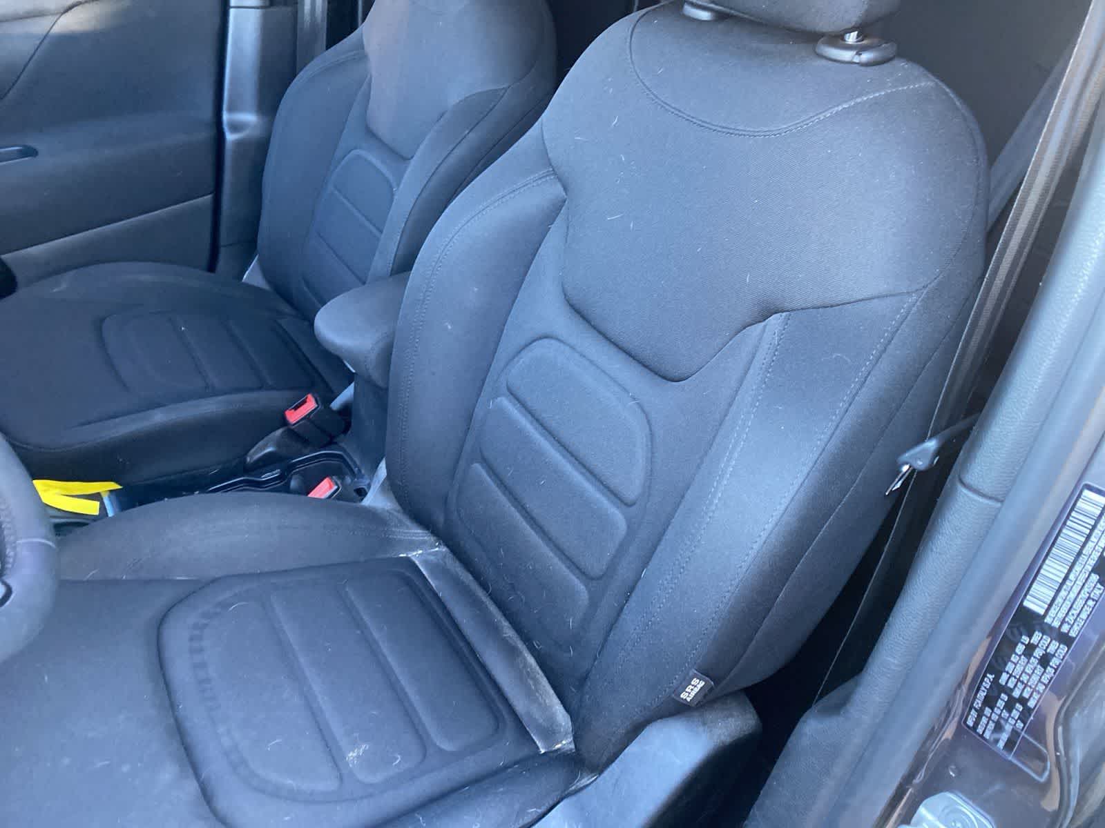 Thumbnail: 2019 Jeep Renegade - 10