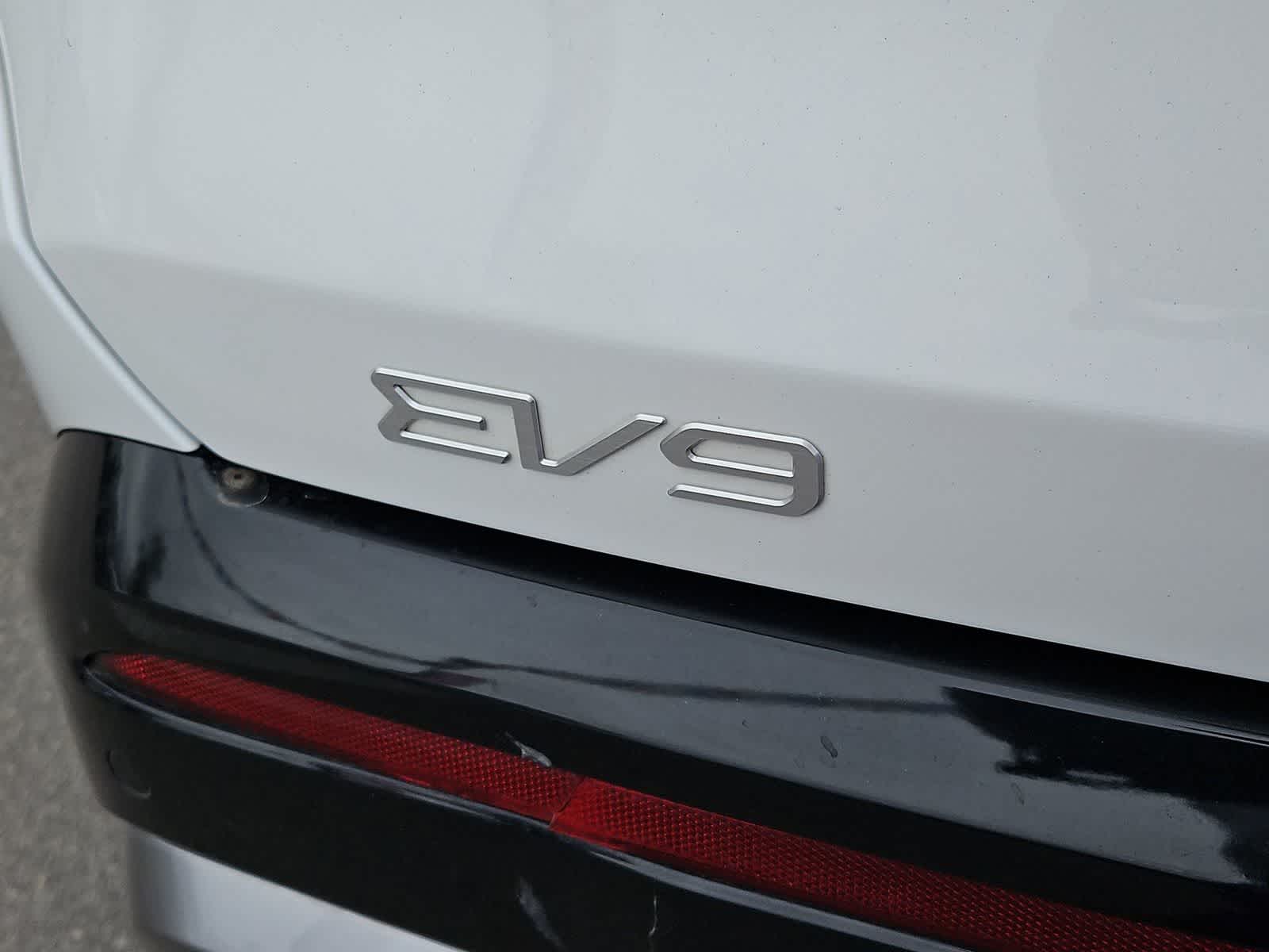 Thumbnail: 2024 Kia EV9 - 13