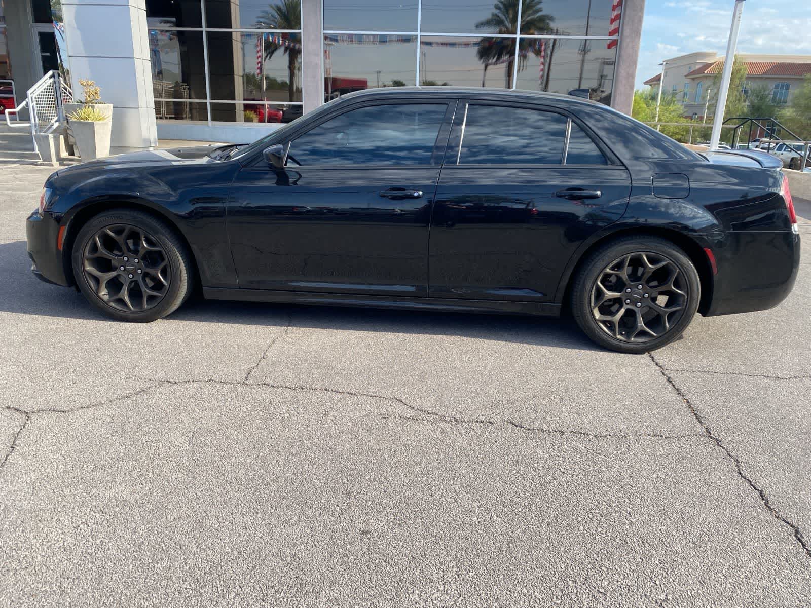 Thumbnail: 2016 Chrysler 300 - 9