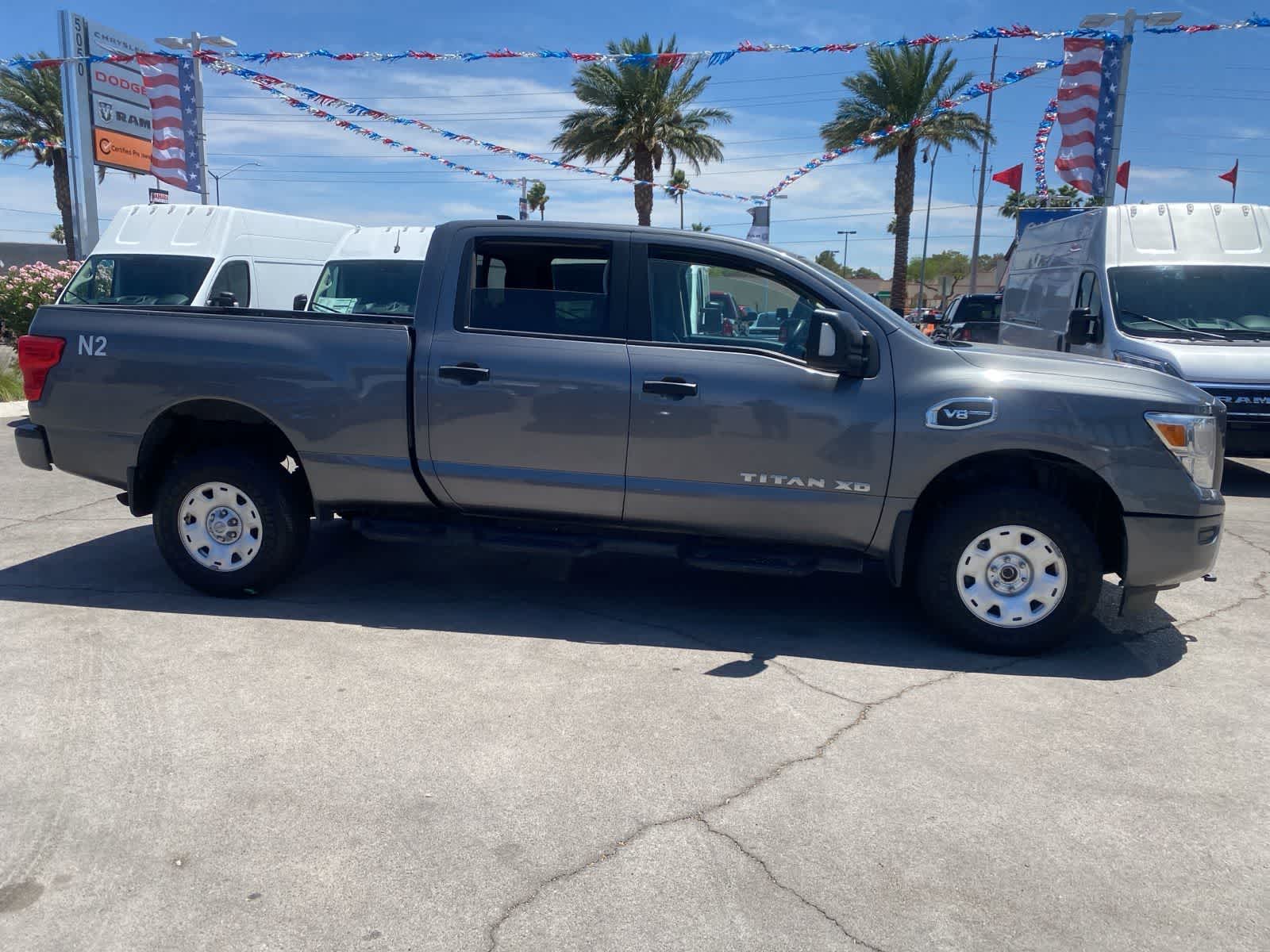 2022 Nissan Titan SV 4