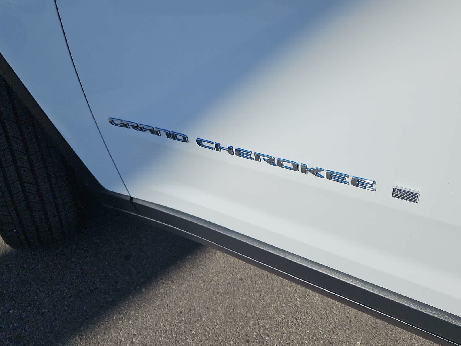 Thumbnail: 2022 Jeep Grand Cherokee - 13