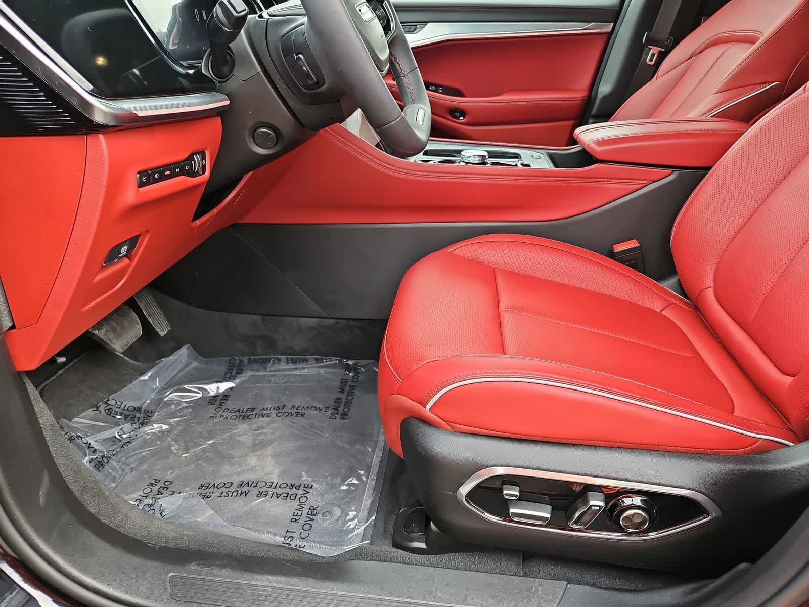 Thumbnail: 2024 Jeep Wagoneer S - 15