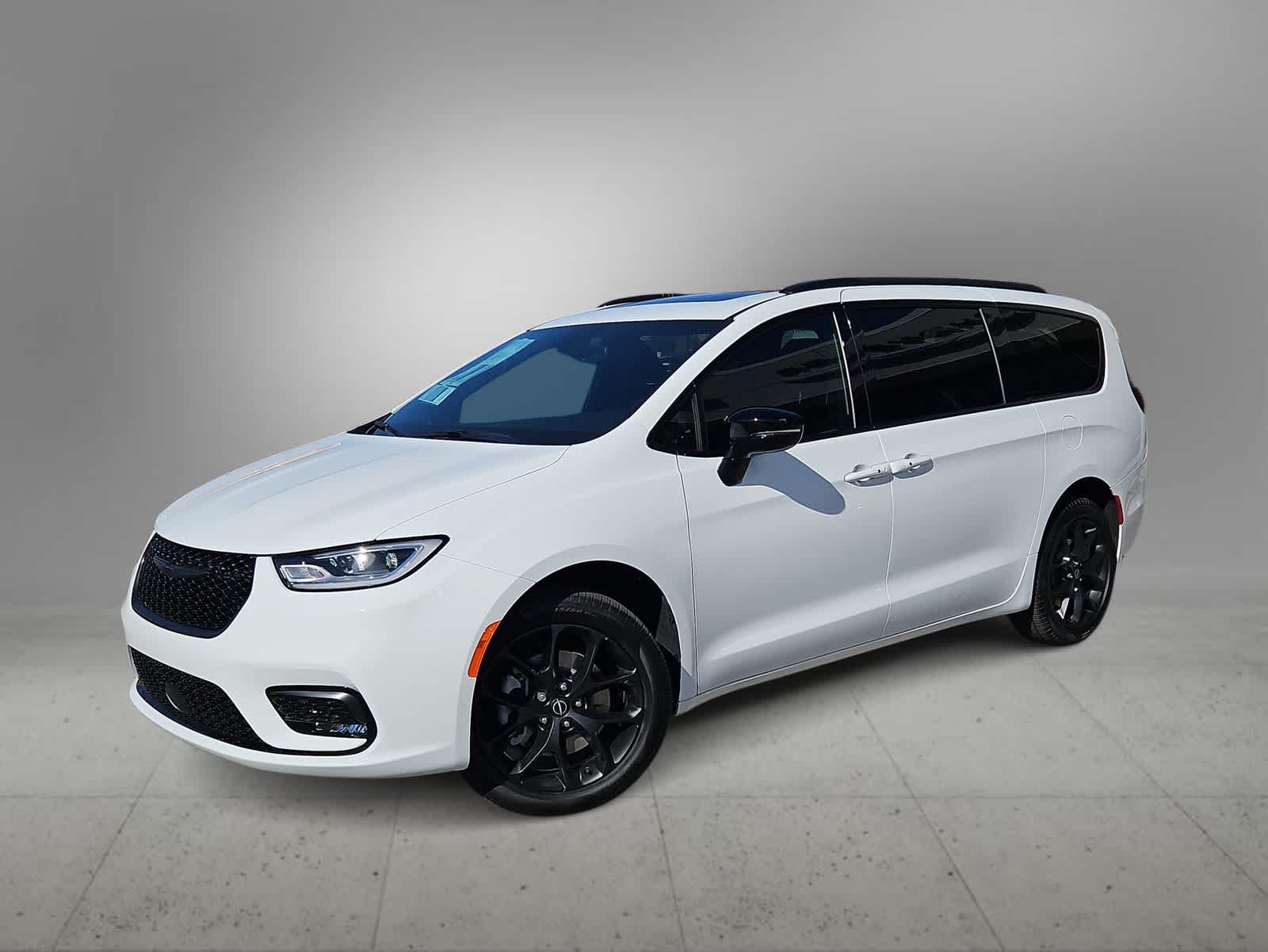 Thumbnail: 2026 Chrysler Pacifica - 1