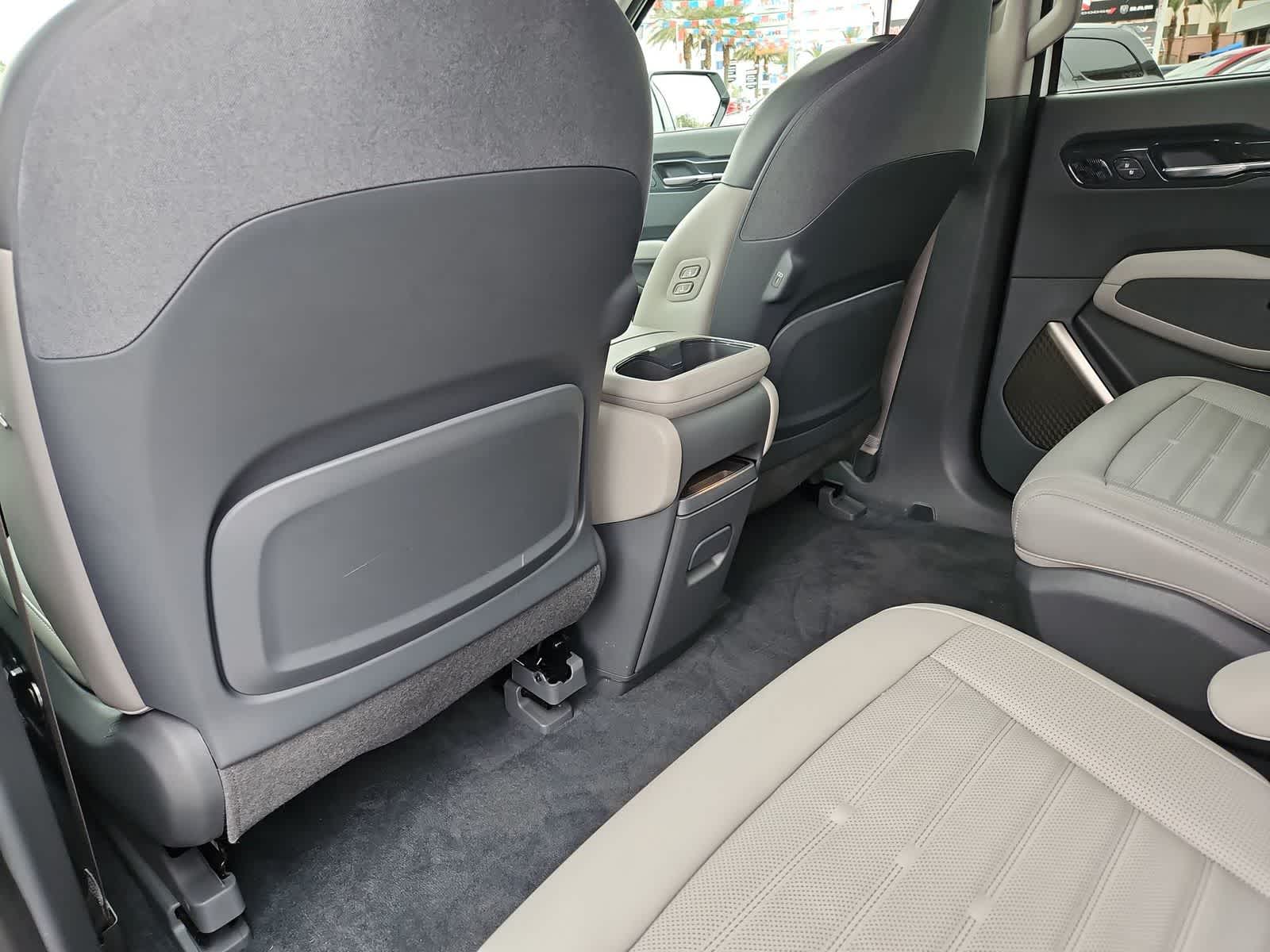 Thumbnail: 2024 Kia EV9 - 18