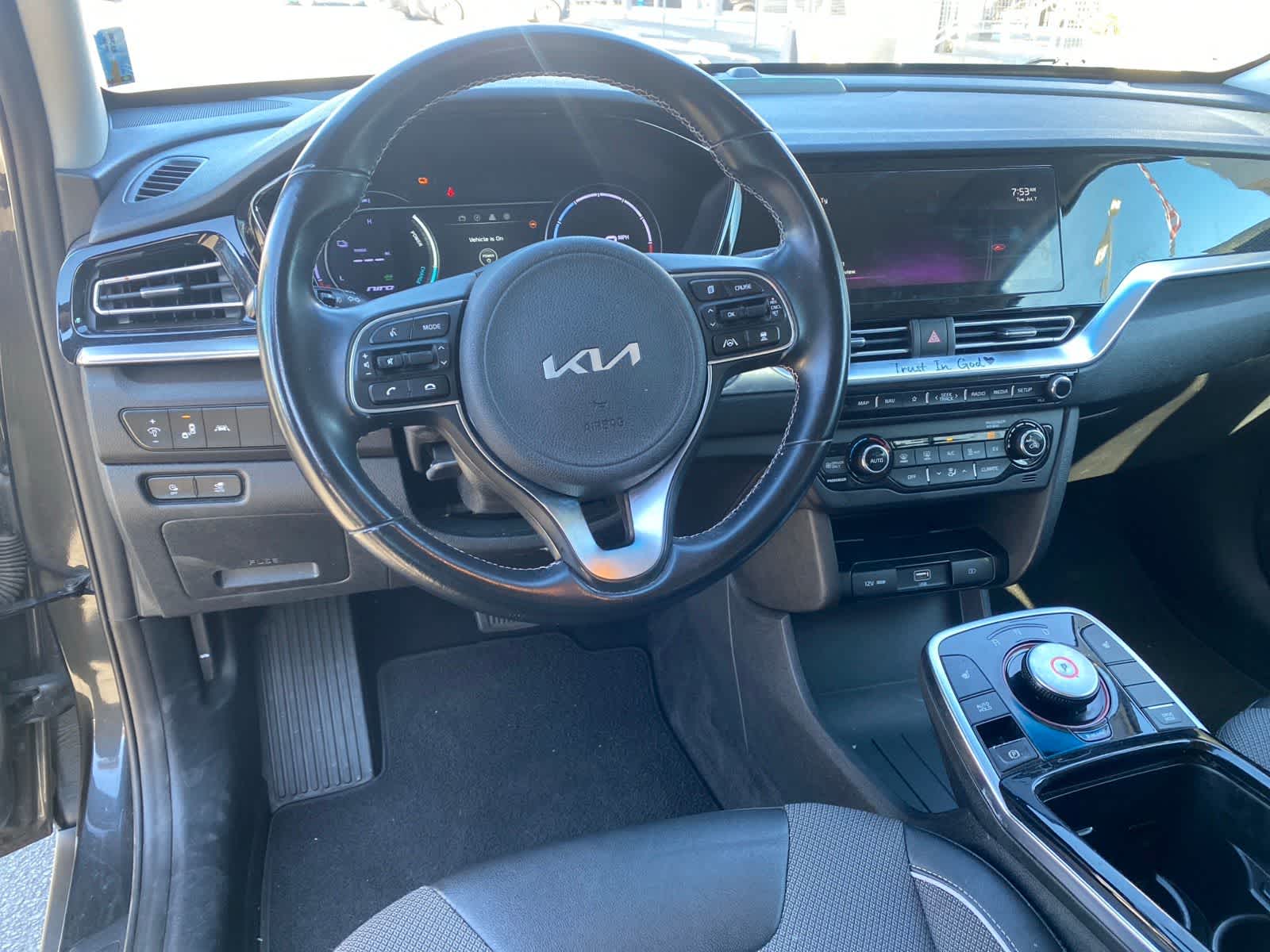 Thumbnail: 2022 Kia Niro - 10