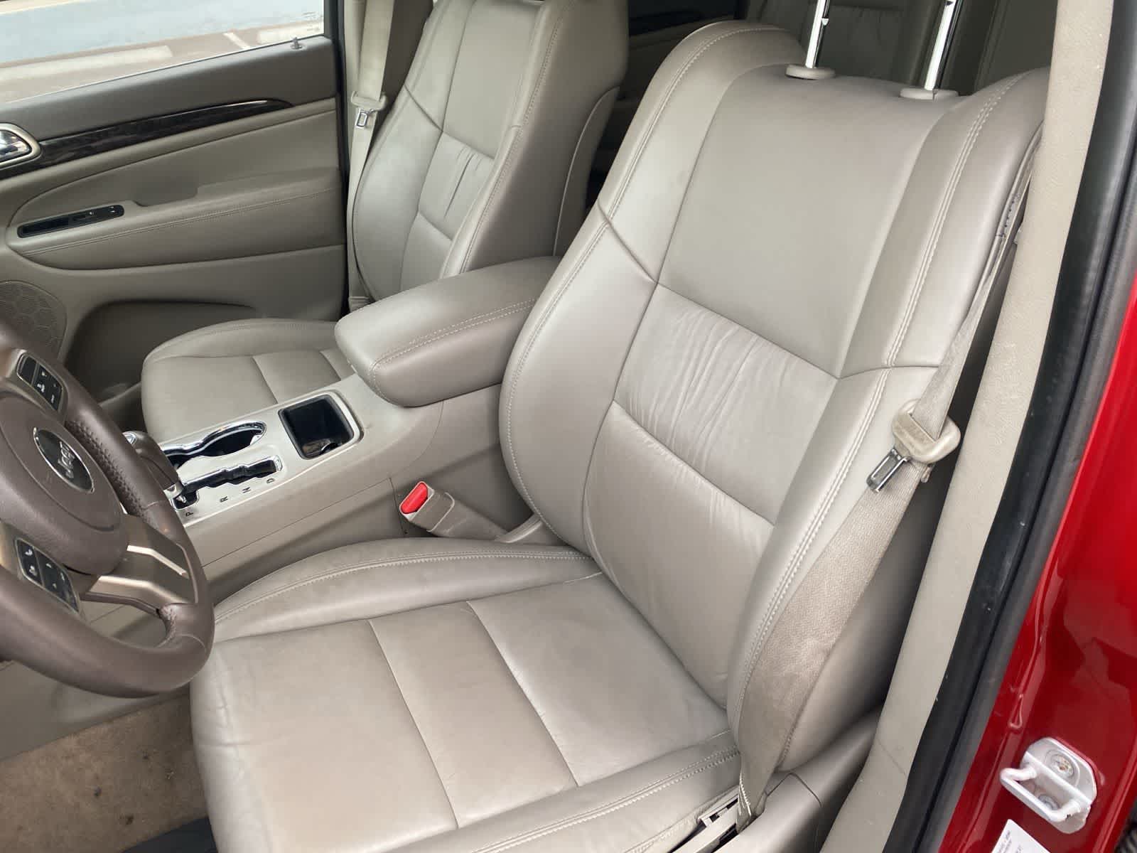 Thumbnail: 2011 Jeep Grand Cherokee - 11