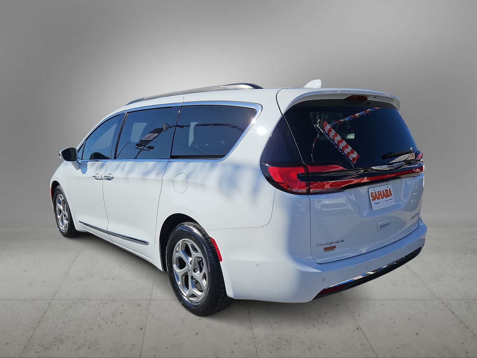 Thumbnail: 2022 Chrysler Pacifica - 7