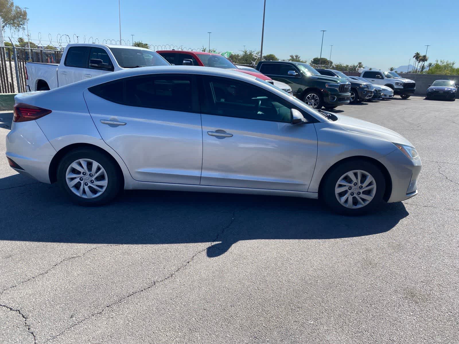 Thumbnail: 2020 Hyundai Elantra - 4