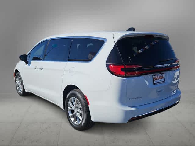 Thumbnail: 2026 Chrysler Pacifica - 6