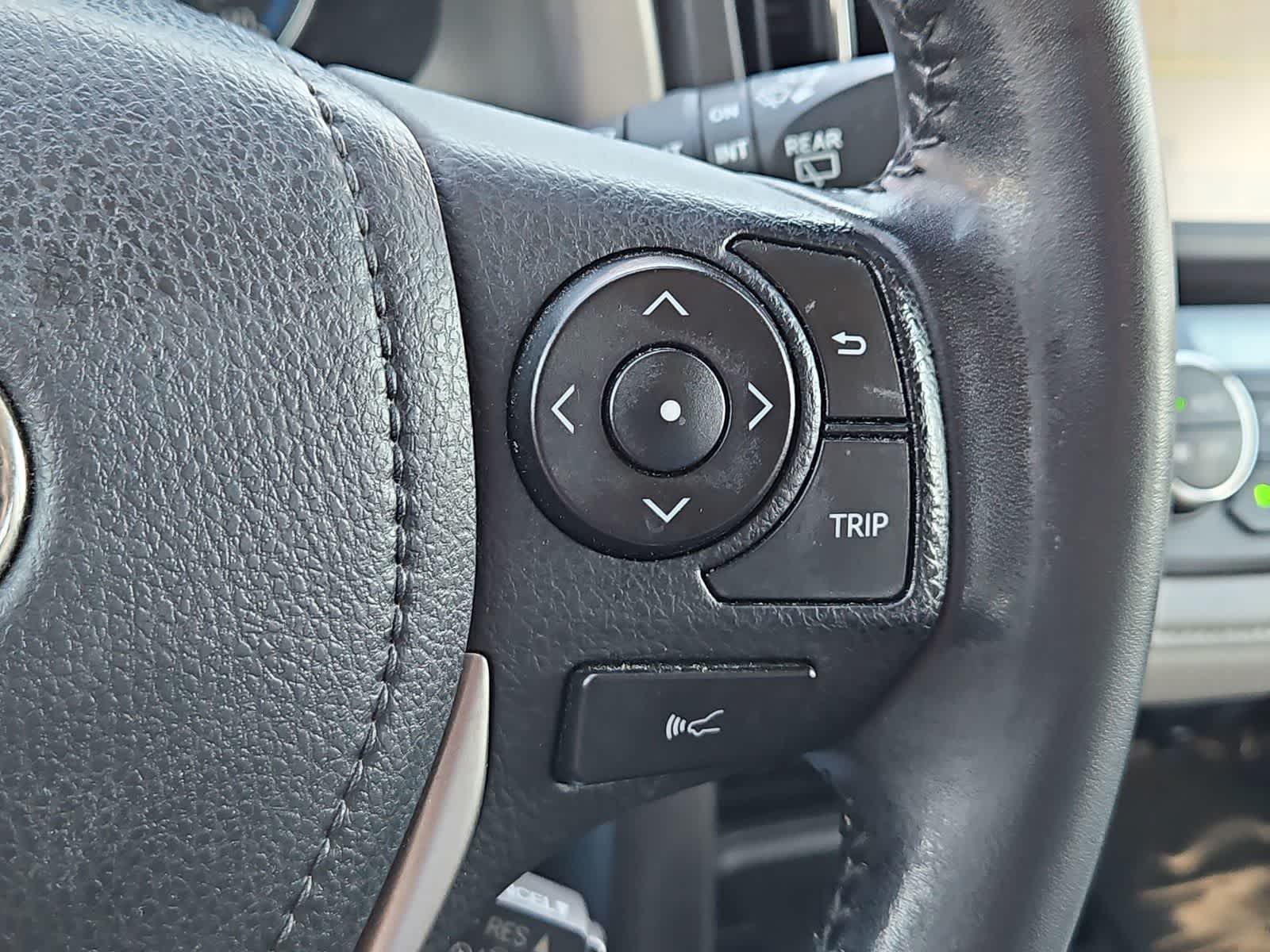 Thumbnail: 2016 Toyota RAV4 - 28