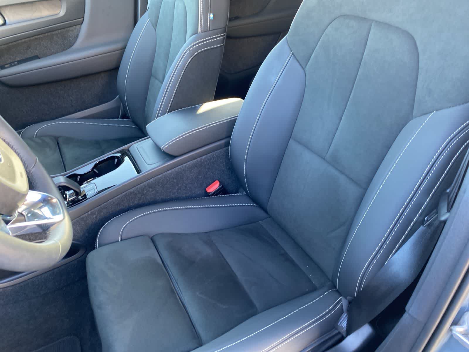 Thumbnail: 2023 Volvo C40 - 11