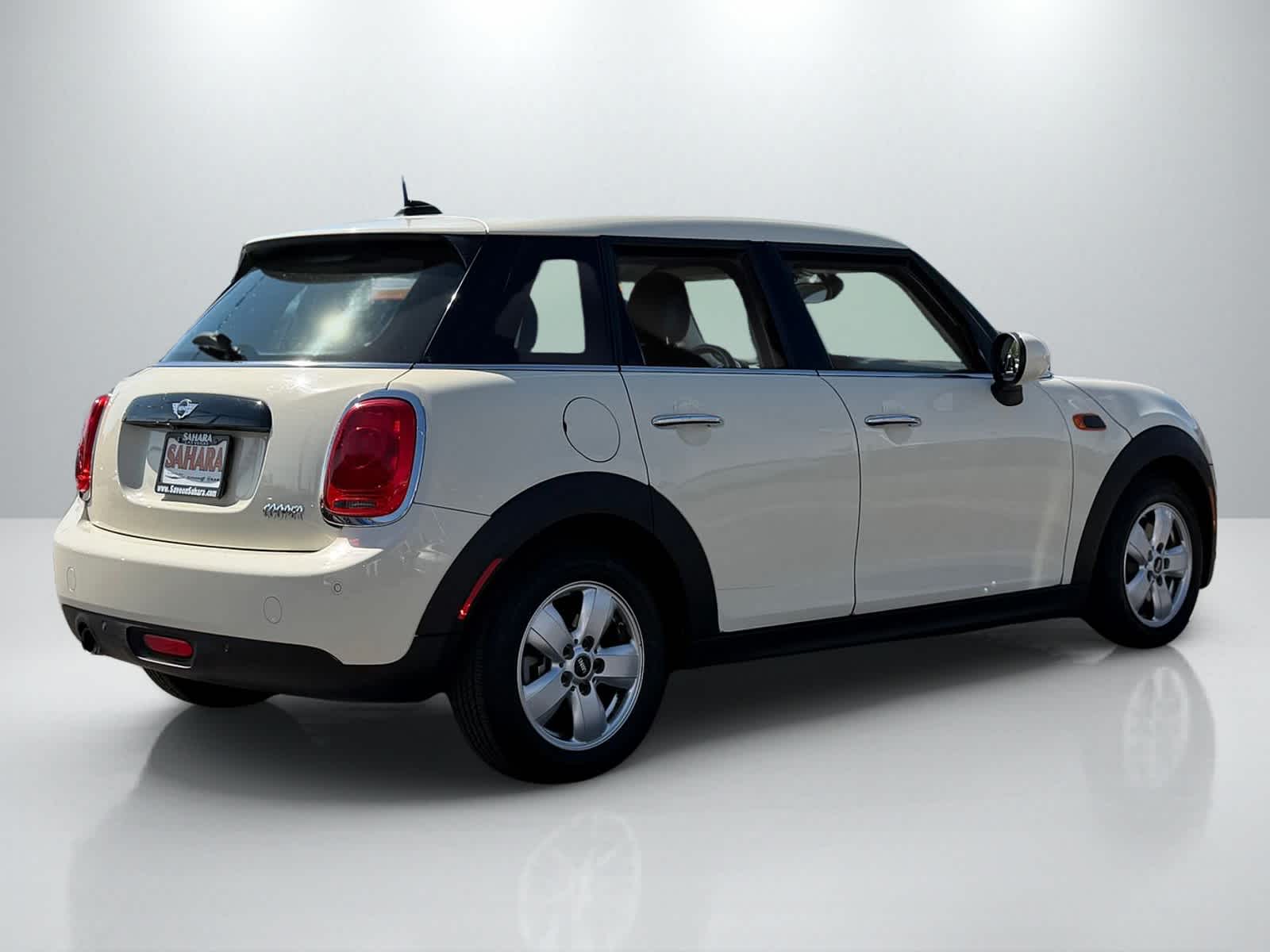 Thumbnail: 2018 MINI Cooper Hardtop - 7