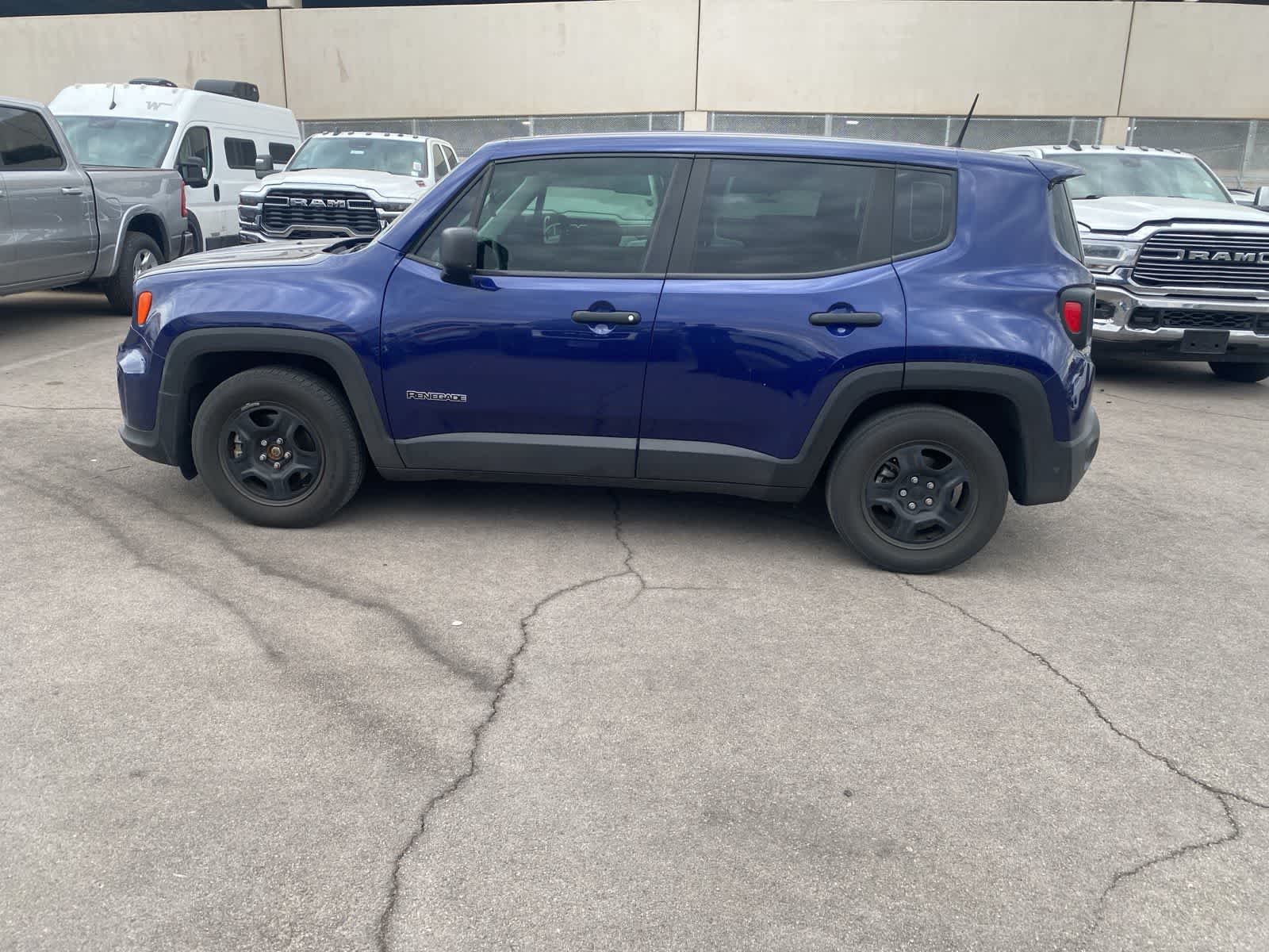 Thumbnail: 2019 Jeep Renegade - 9