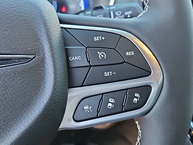 Thumbnail: 2026 Chrysler Pacifica - 28