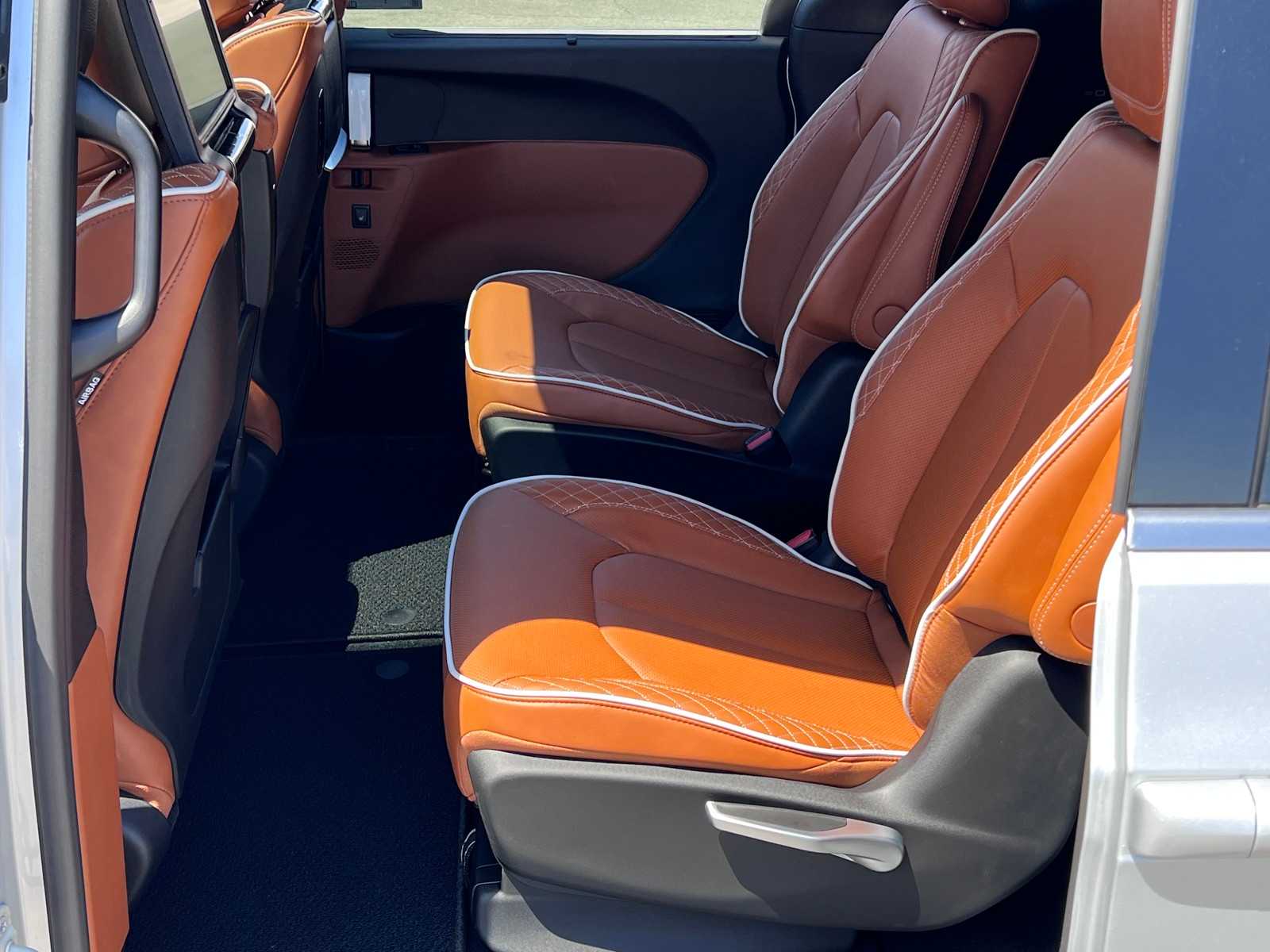 Thumbnail: 2026 Chrysler Pacifica - 26