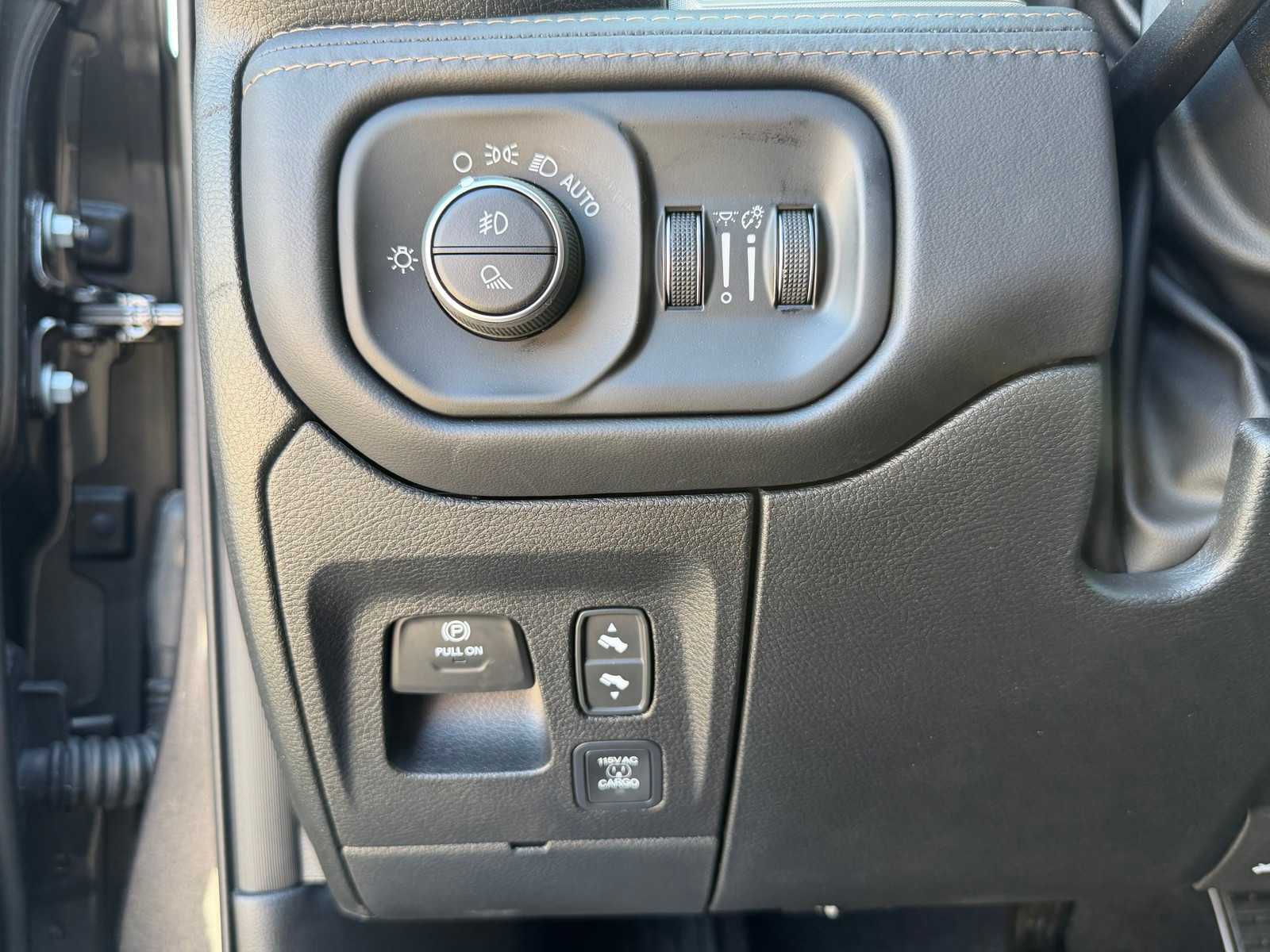 Thumbnail: 2026 RAM 1500 - 28